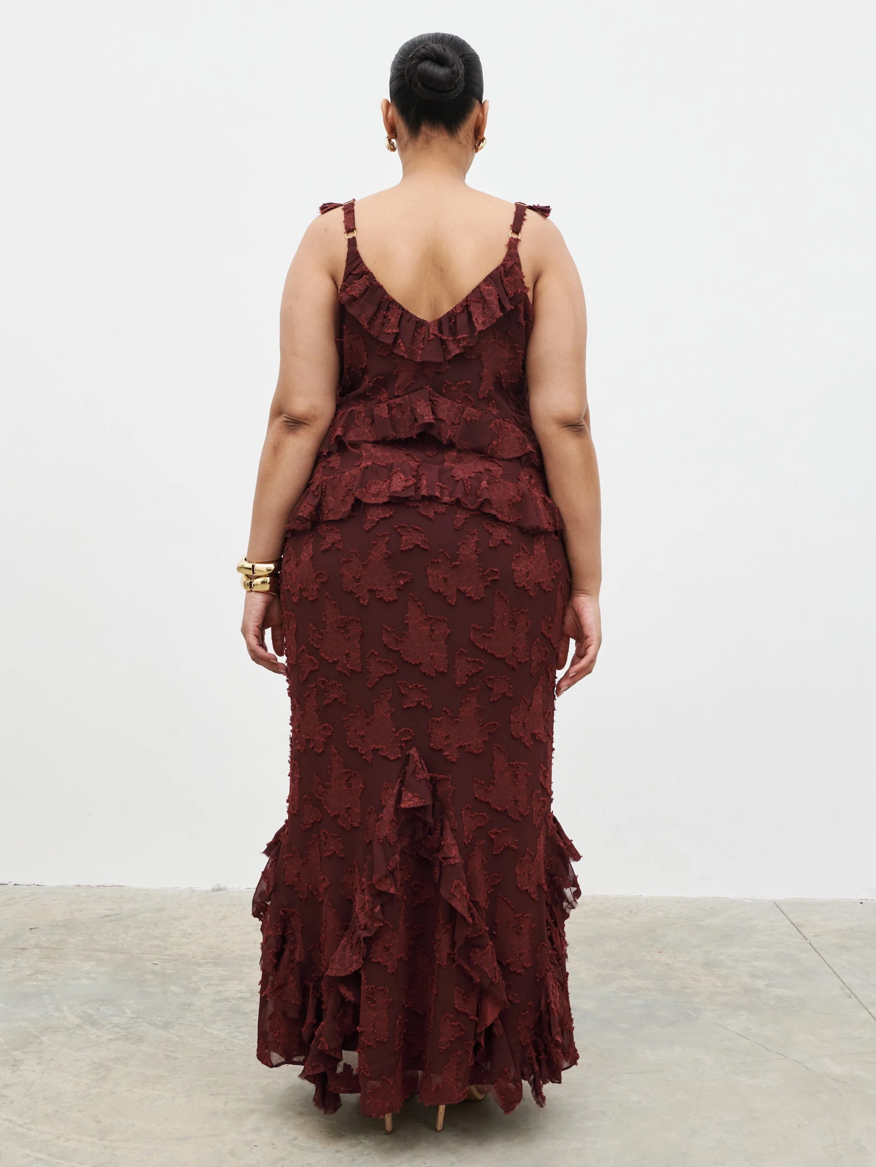 Helena Ruffle Jacquard Maxi Dress Curve - Mahogony - Image 7