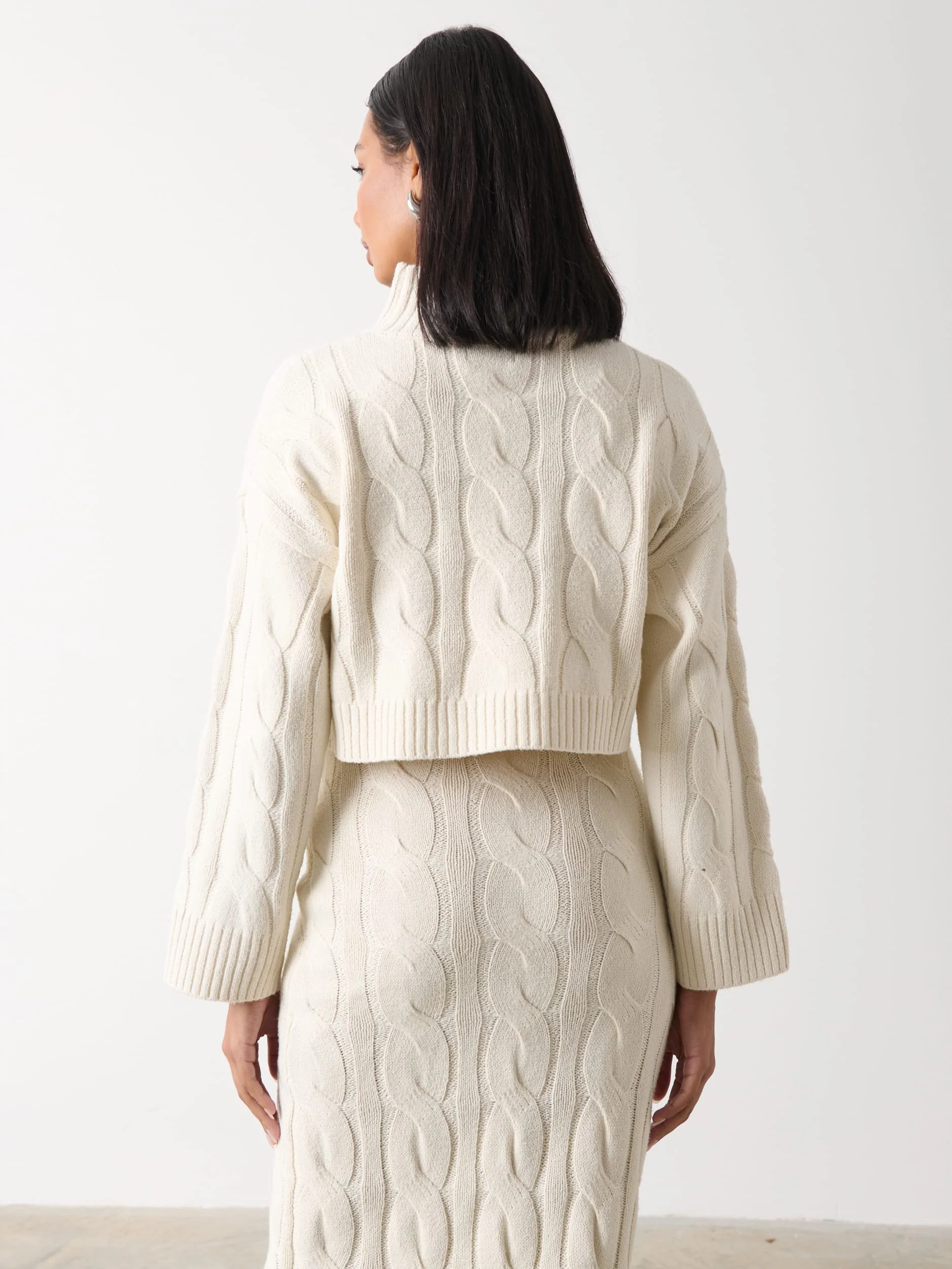 Hunter Cropped Cable Knit Jumper - Cream - Image 4