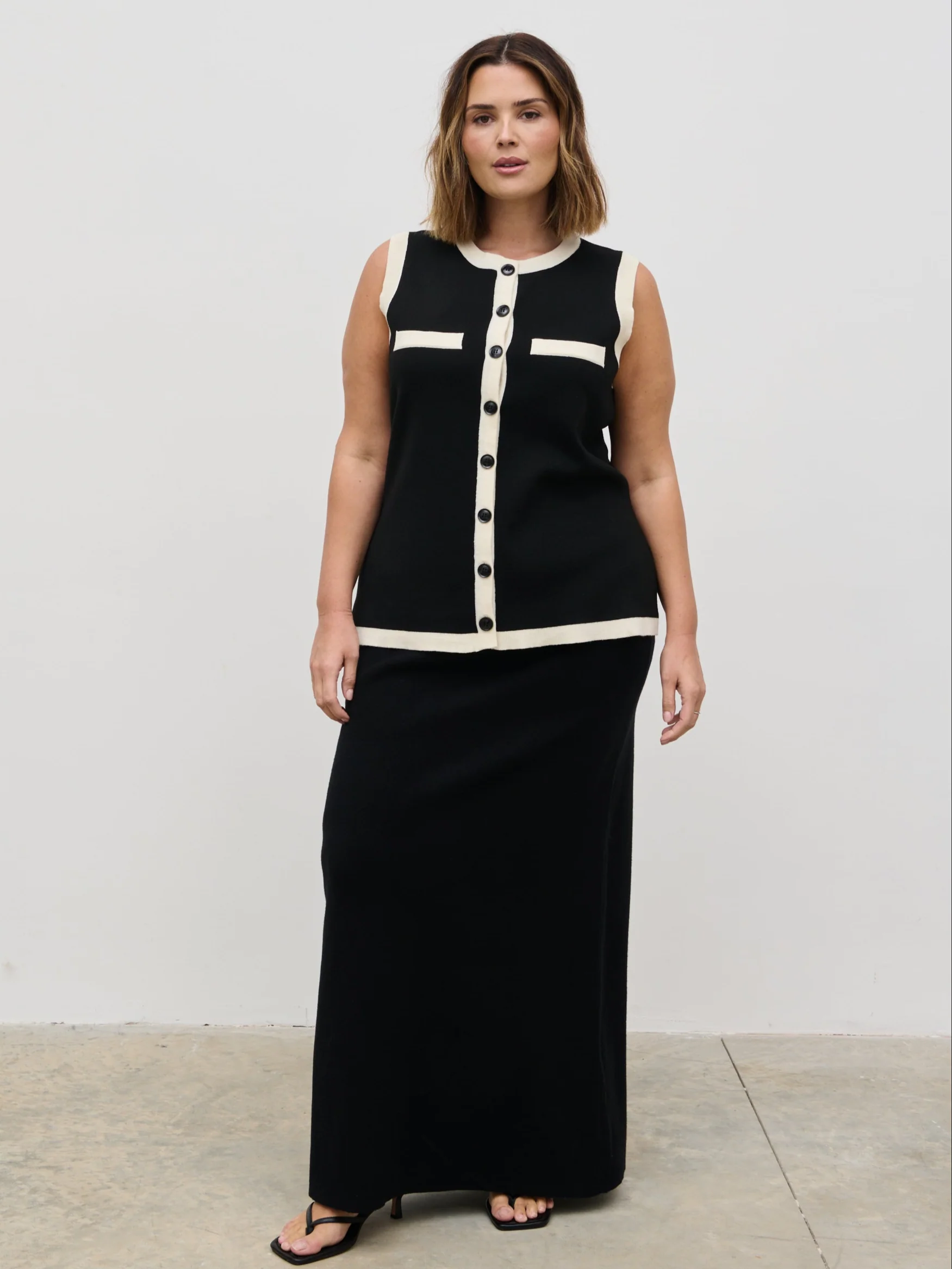 Indigo Contrast Knit Waistcoat Curve - Black and Cream - Image 2