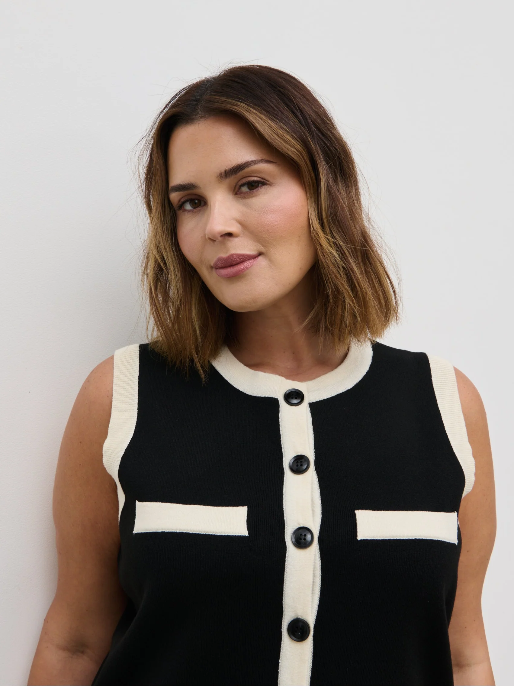 Indigo Contrast Knit Waistcoat Curve - Black and Cream - Image 3