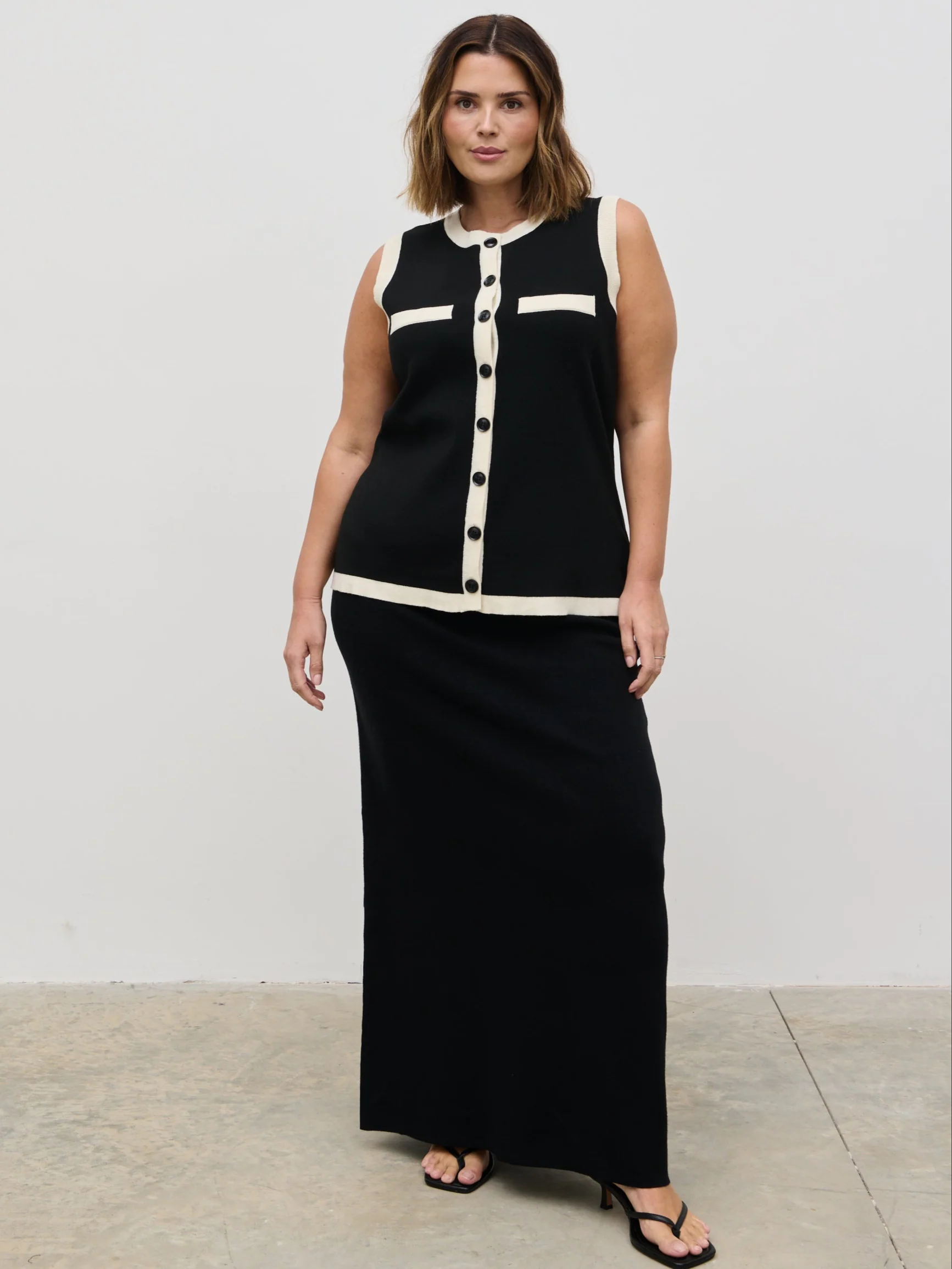 Indigo Contrast Knit Waistcoat Curve - Black and Cream - Image 4