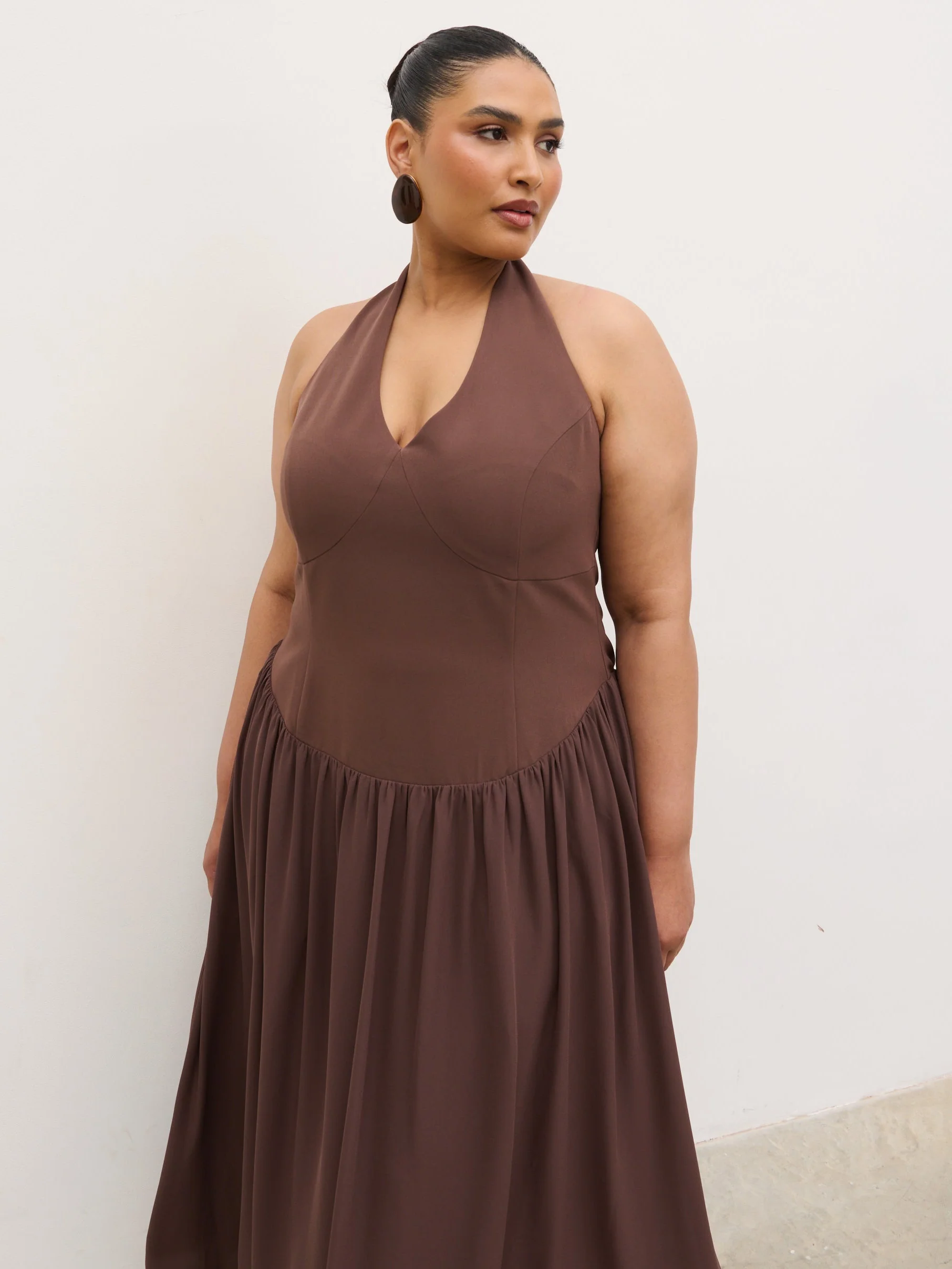 Isadora Drop Waist Maxi Dress Curve - Chocolate Brown - Image 2