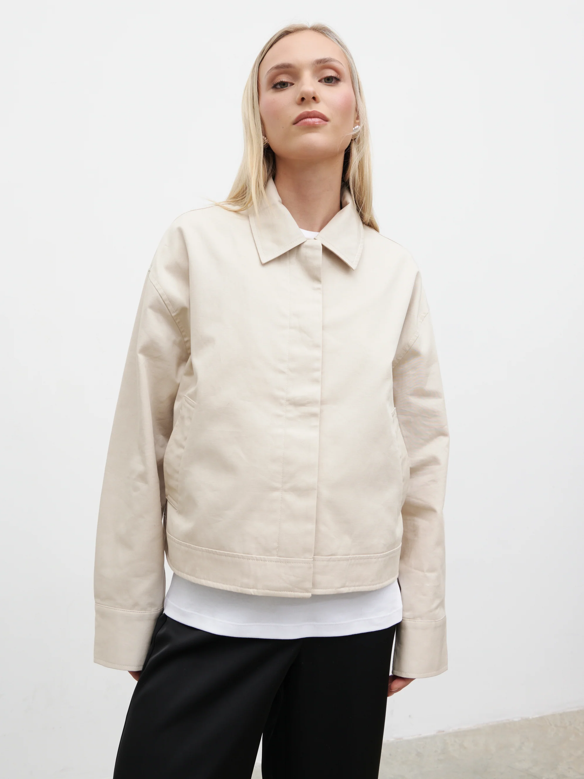 Isla Cropped Trench Coat - Stone - Image 3