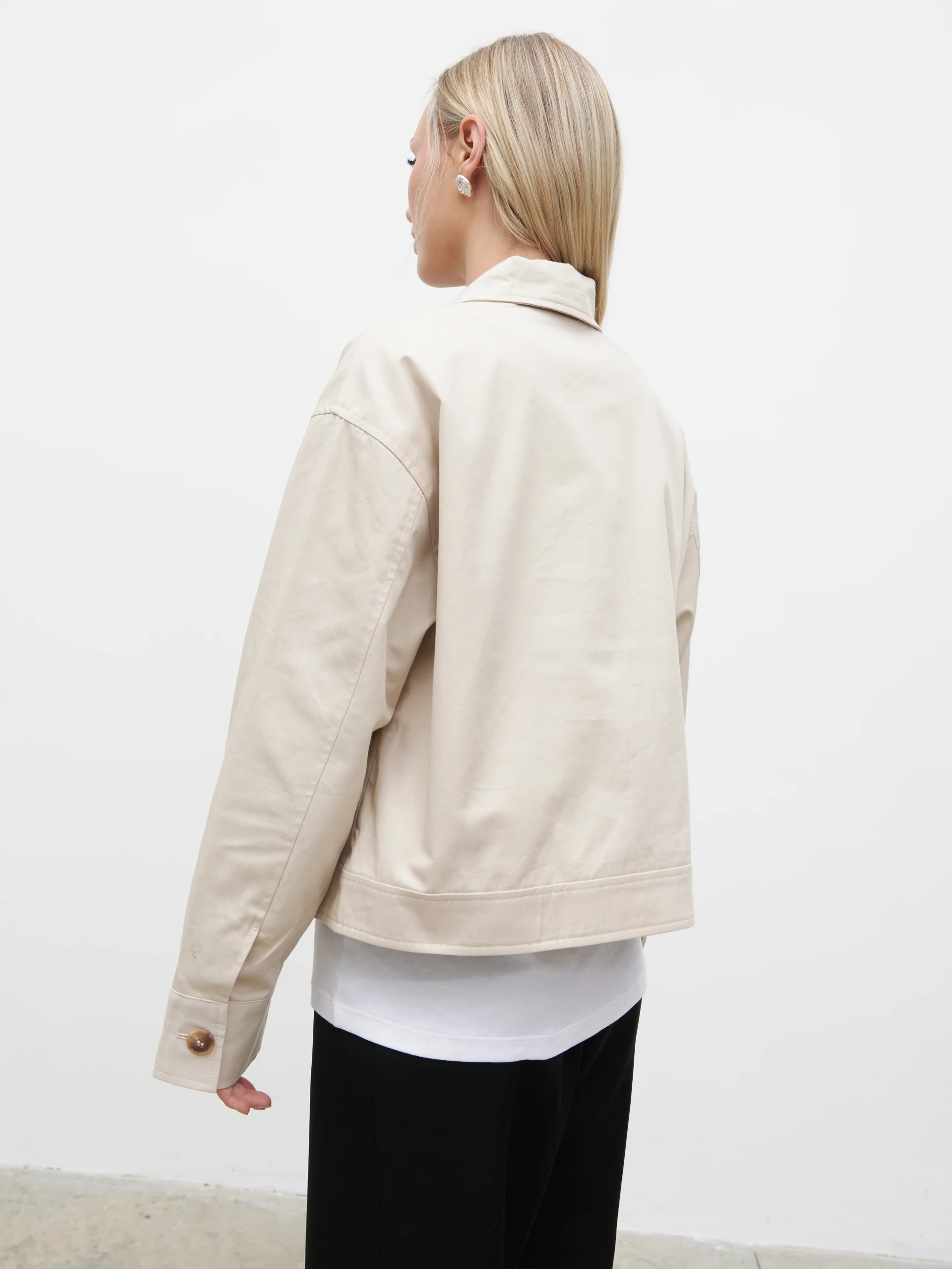 Isla Cropped Trench Coat - Stone - Image 4
