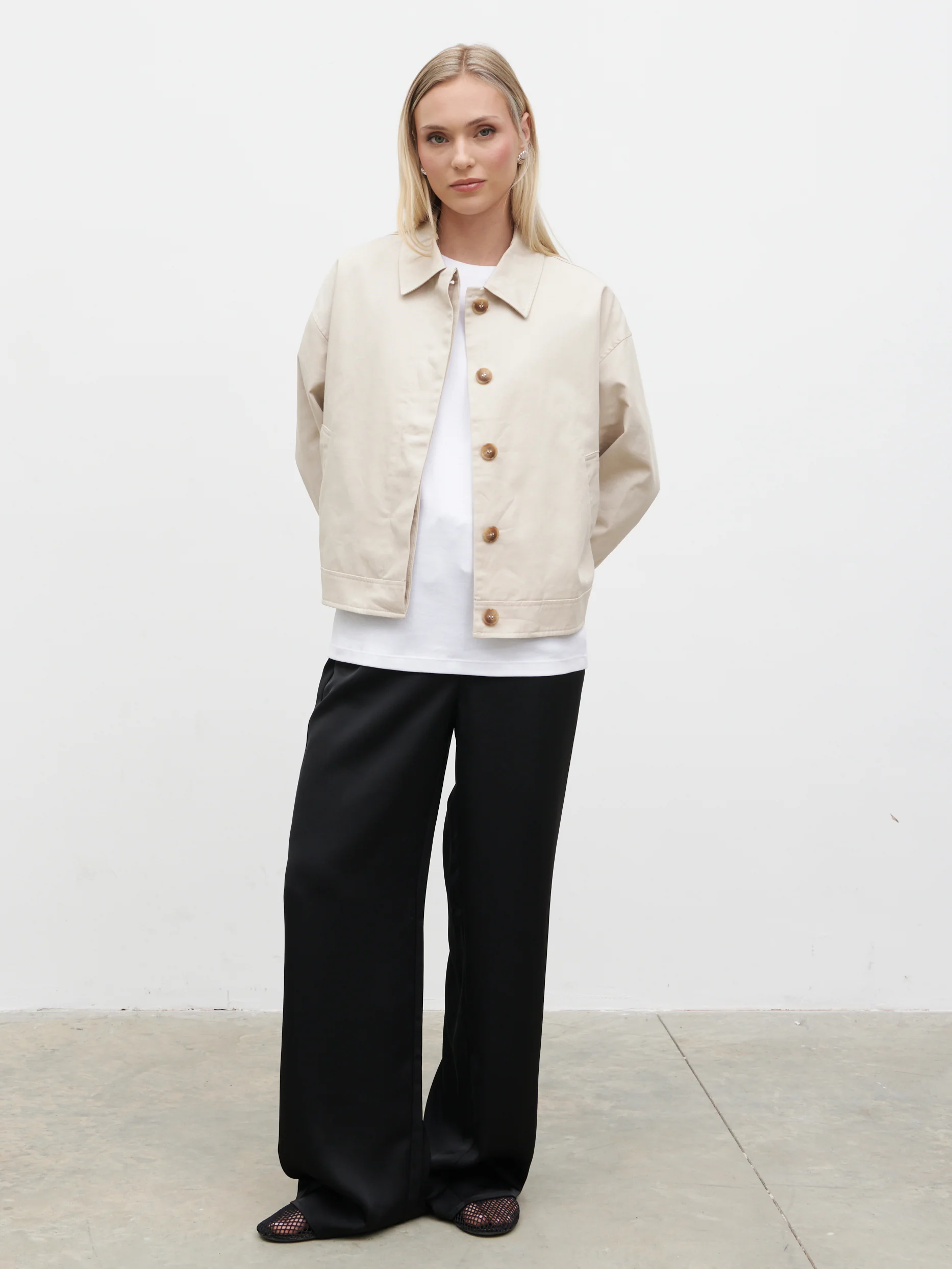 Isla Cropped Trench Coat - Stone - Image 8