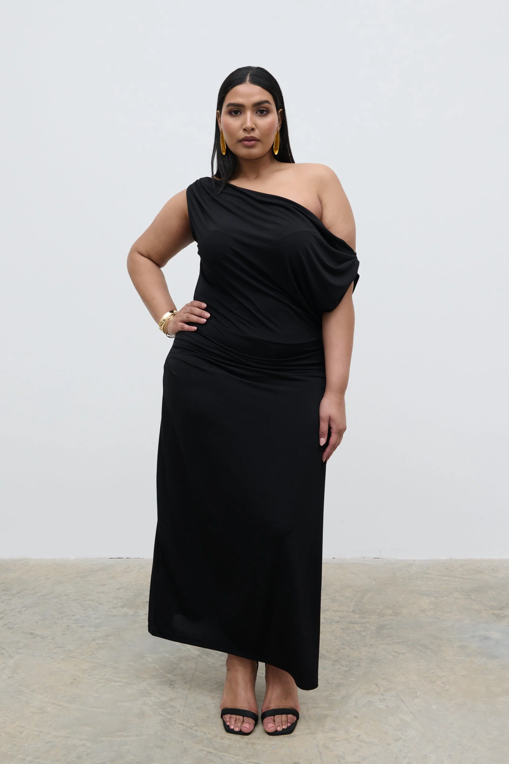 Janece Asymmetric Jersey Dress Curve - Black - Image 5