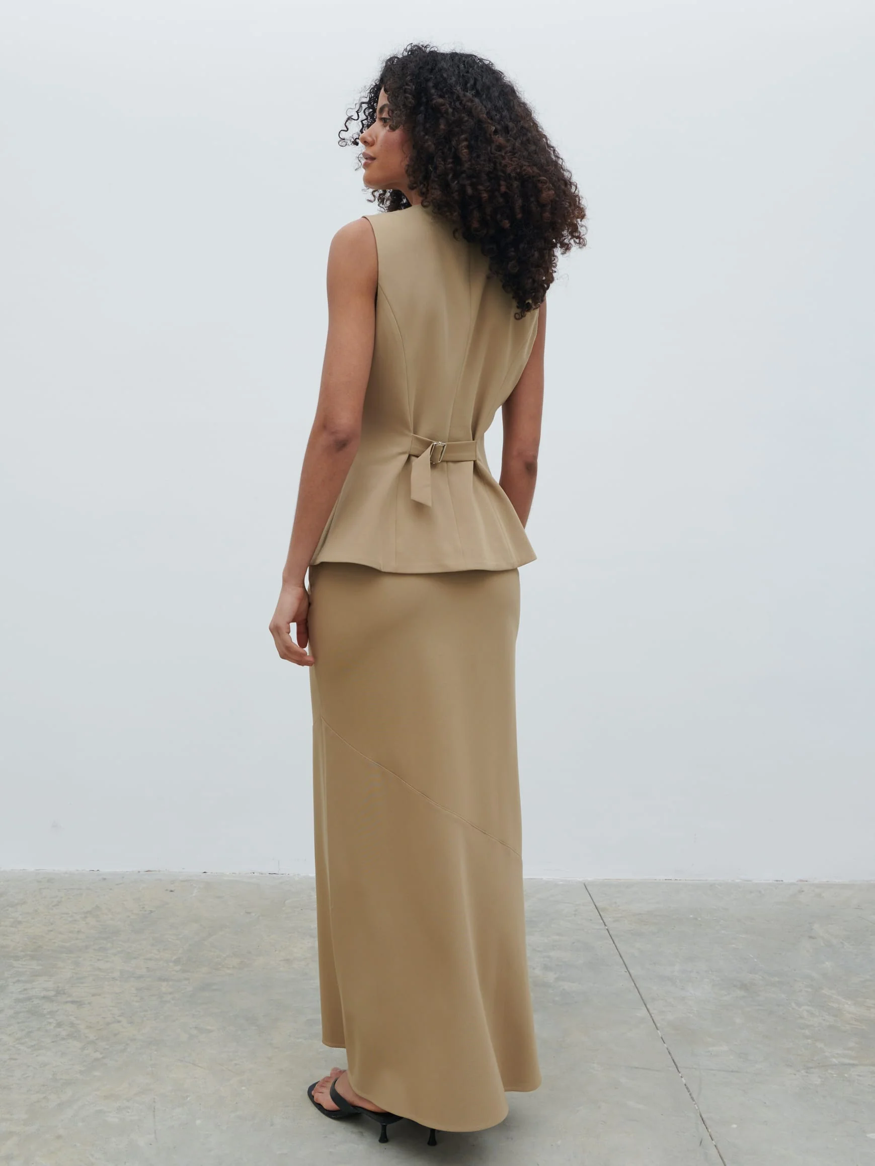 Jean Buttoned Down Waistcoat - Camel Beige - Image 7
