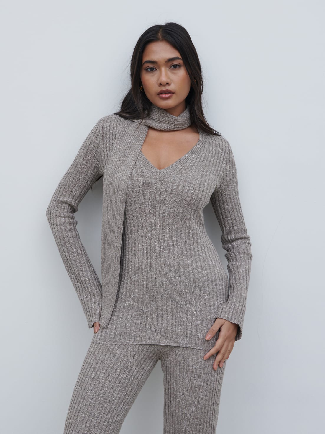 Jessie V Neck Ribbed Knit Top with Scarf - Grey Marl - Image 2