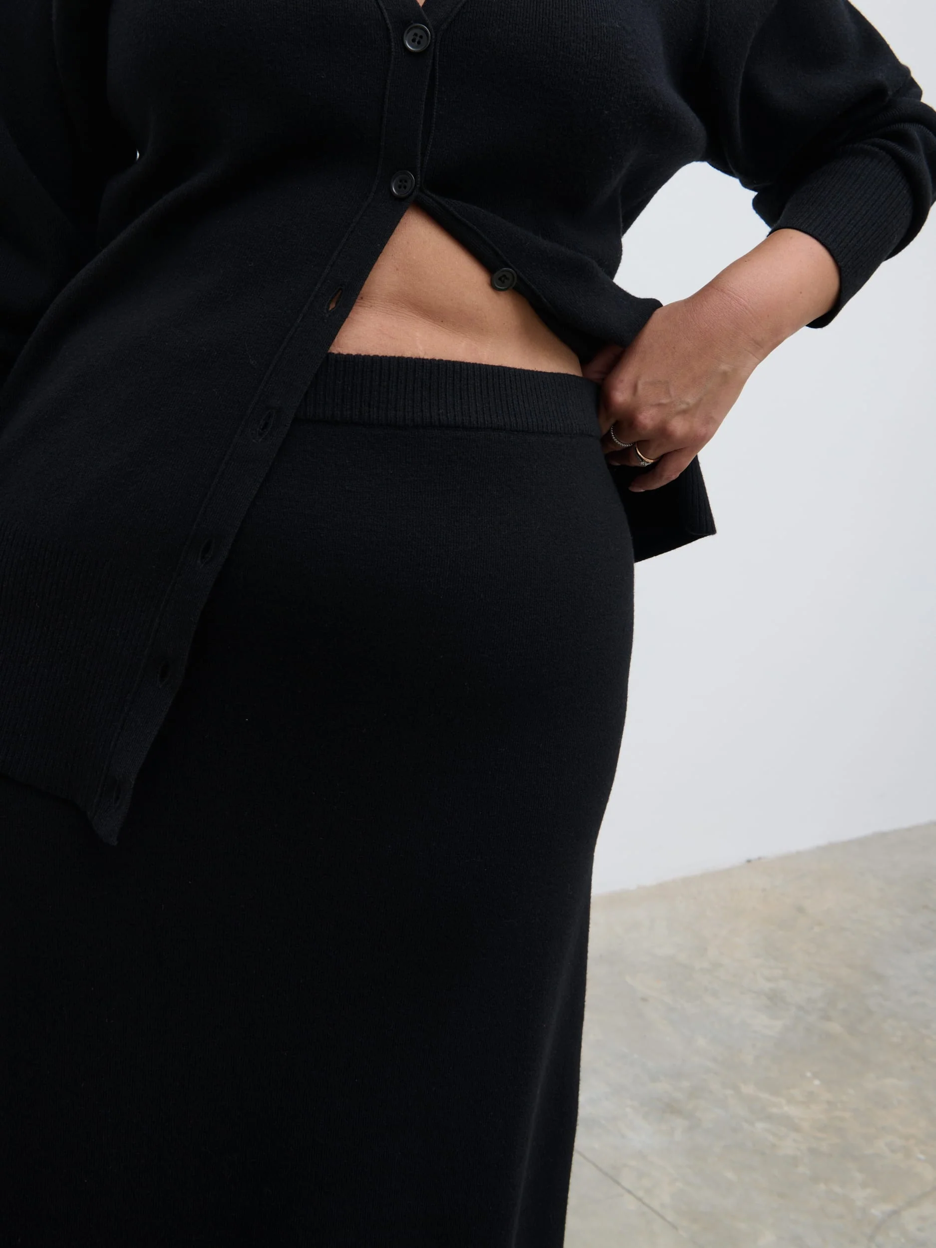 Justine Rib Knit Maxi Skirt Curve - Black - Image 3
