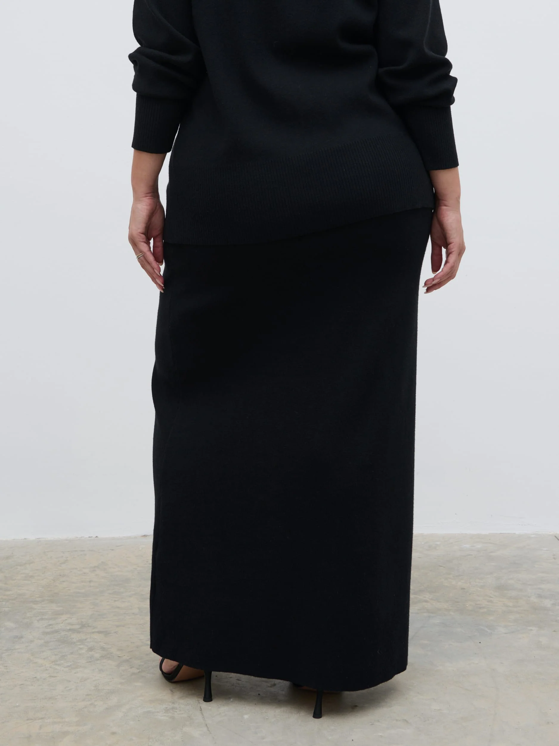 Justine Rib Knit Maxi Skirt Curve - Black - Image 5
