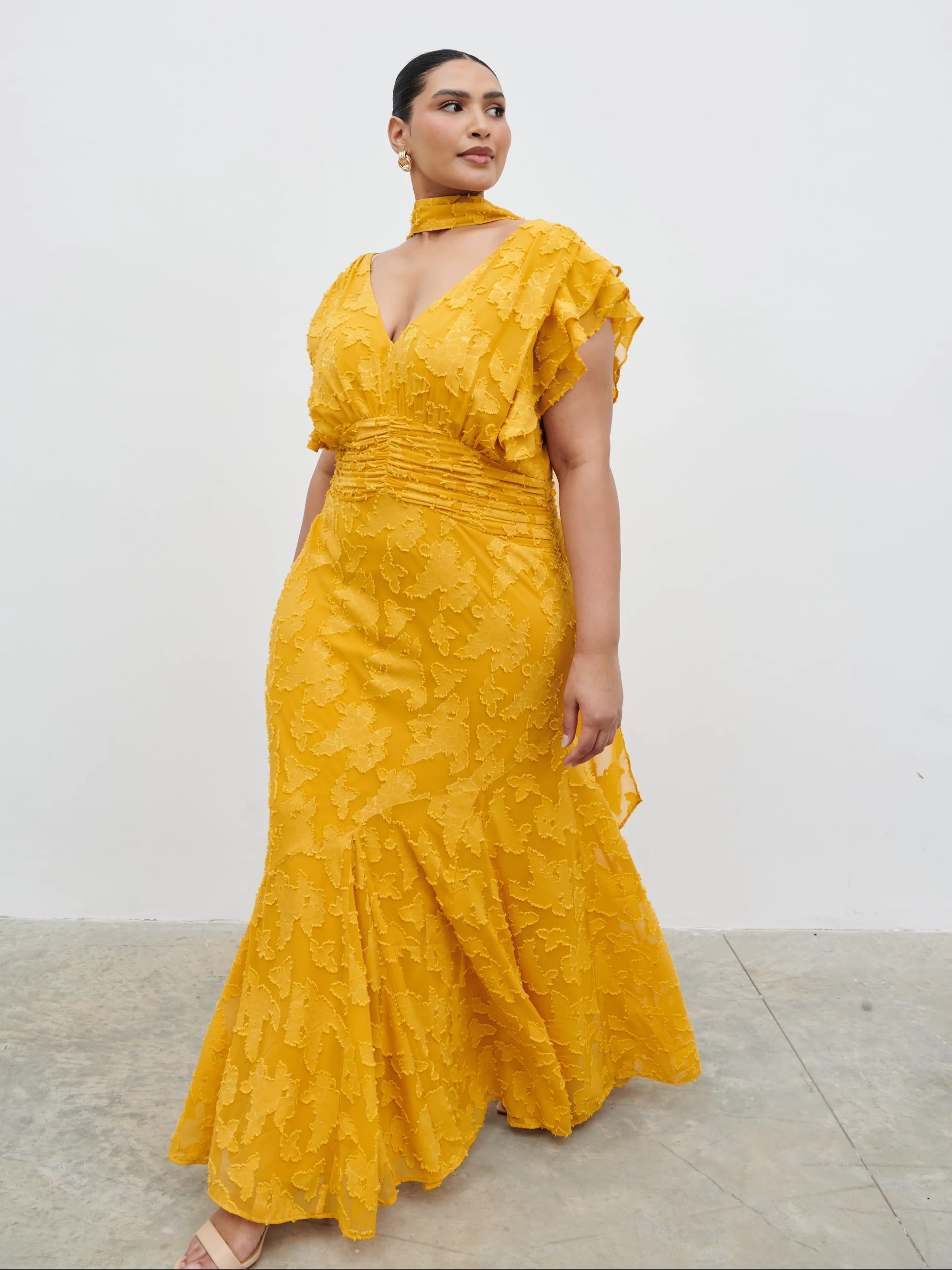 Katelynn Frill Jacquard Maxi Dress Curve - Yellow Ochre - Image 2