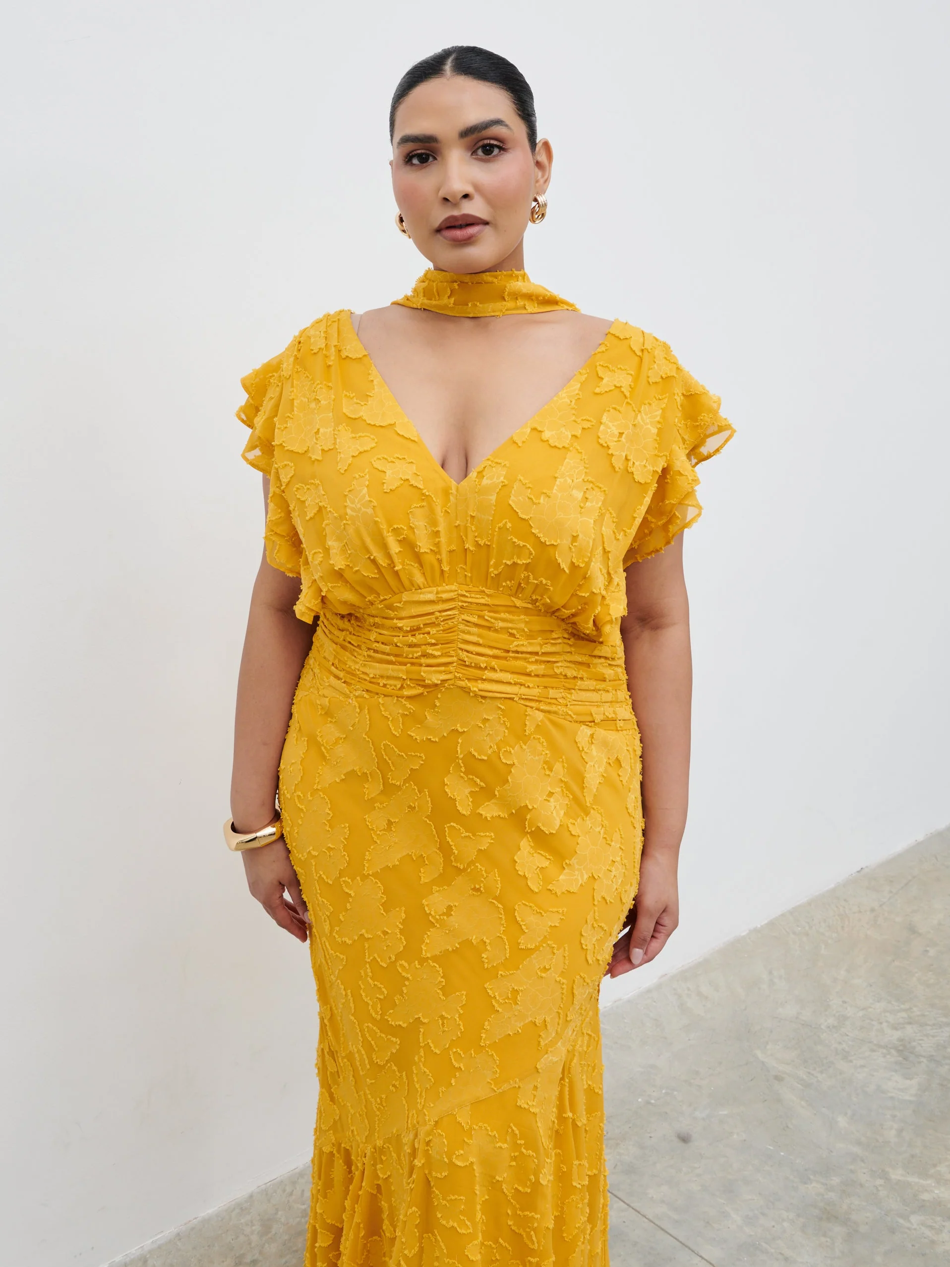Katelynn Frill Jacquard Maxi Dress Curve - Yellow Ochre - Image 4