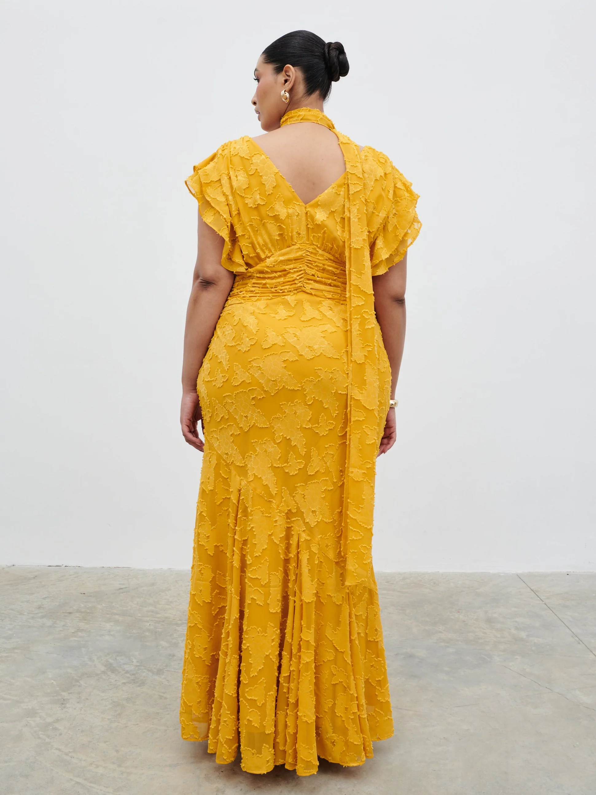 Katelynn Frill Jacquard Maxi Dress Curve - Yellow Ochre - Image 8