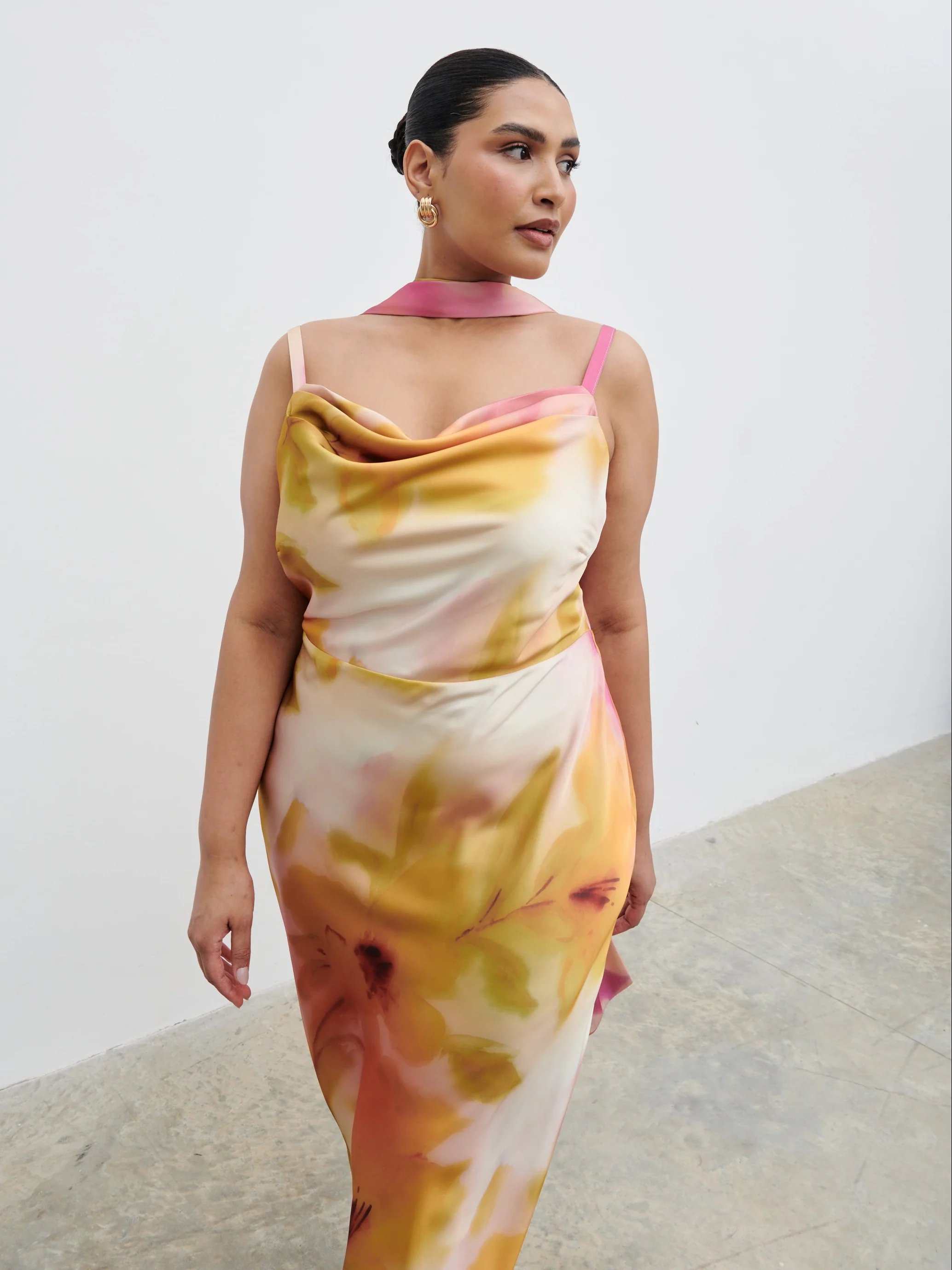 Keisha Scarf Maxi Dress Curve - Pink and Yellow Ochre Floral - Image 2