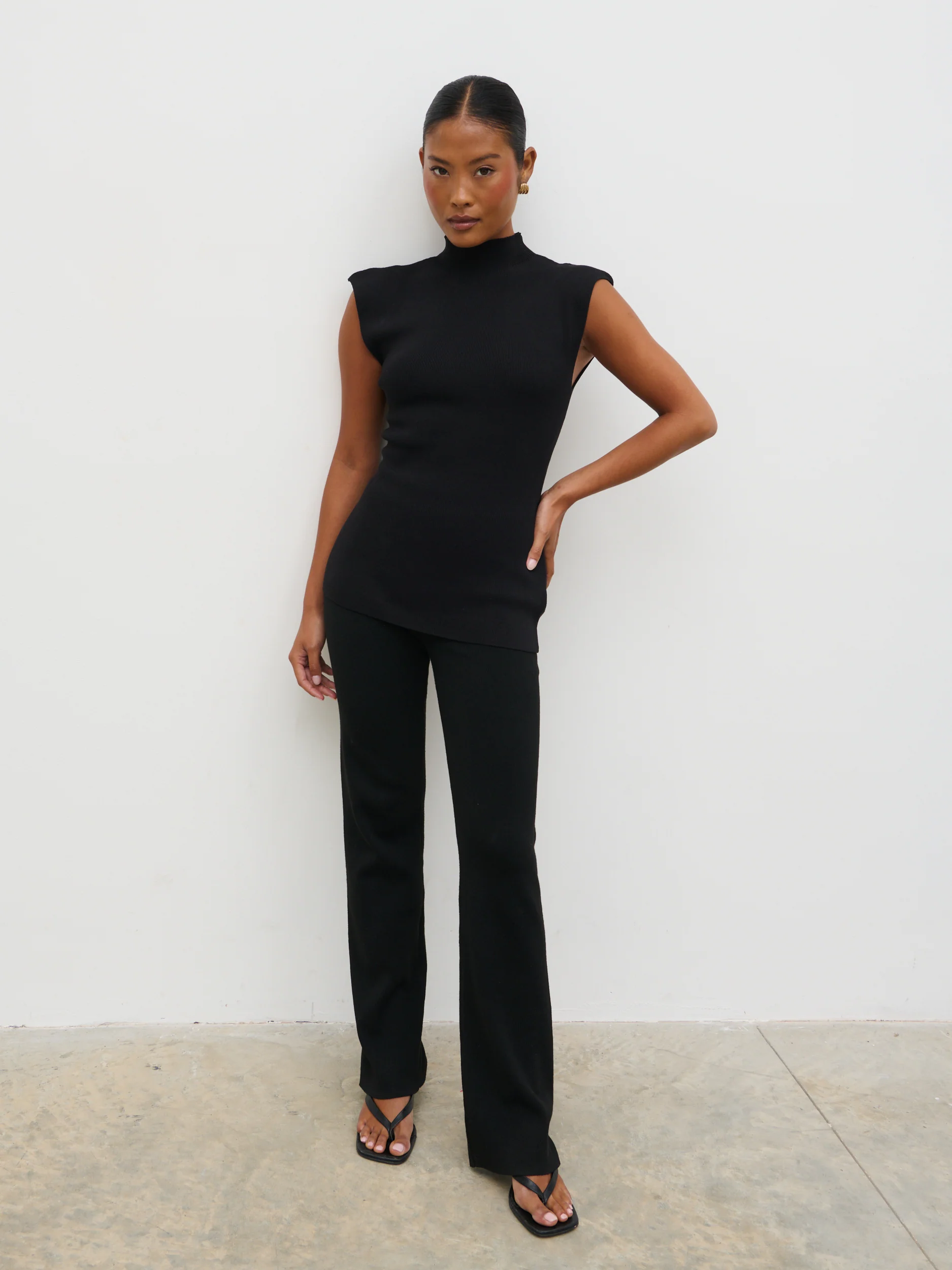 Kyra Slim Flared Knit Trousers - Black - Image 4