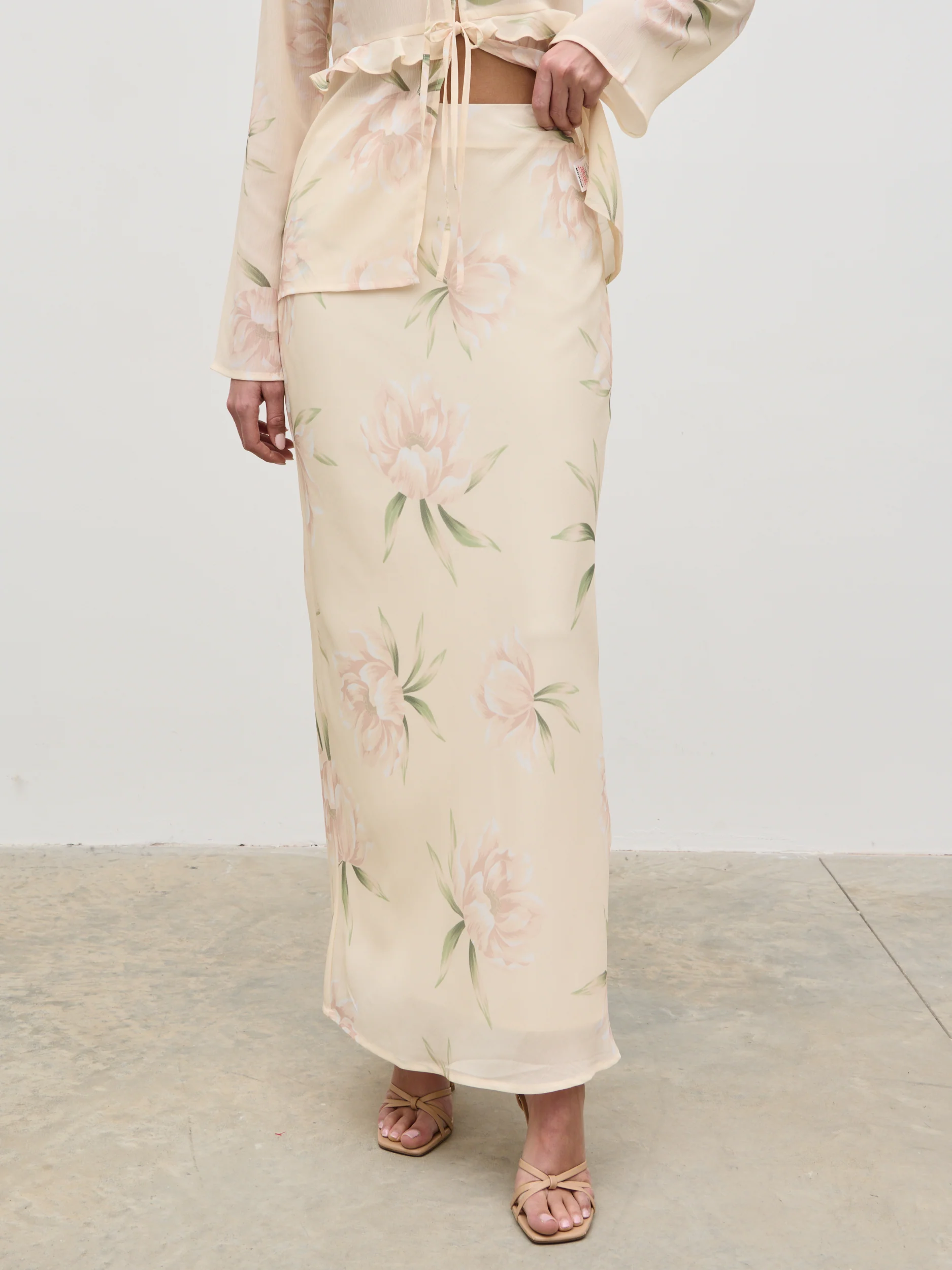 Leoni Maxi Skirt - Cream Floral - Image 2