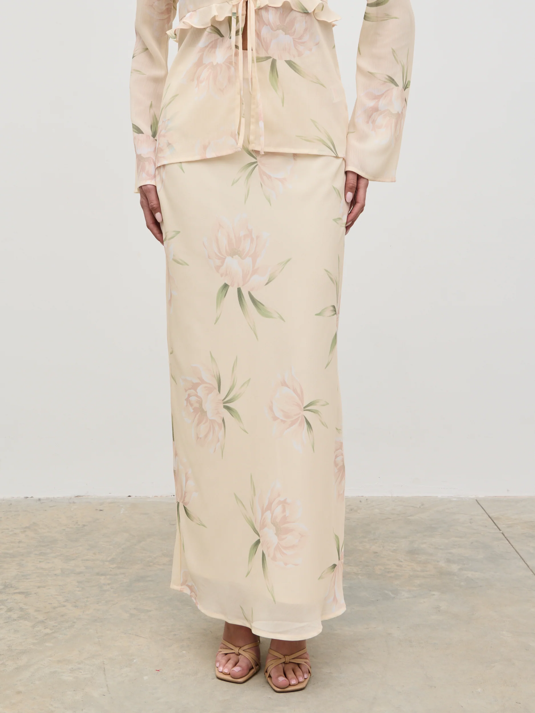 Leoni Maxi Skirt - Cream Floral - Image 3