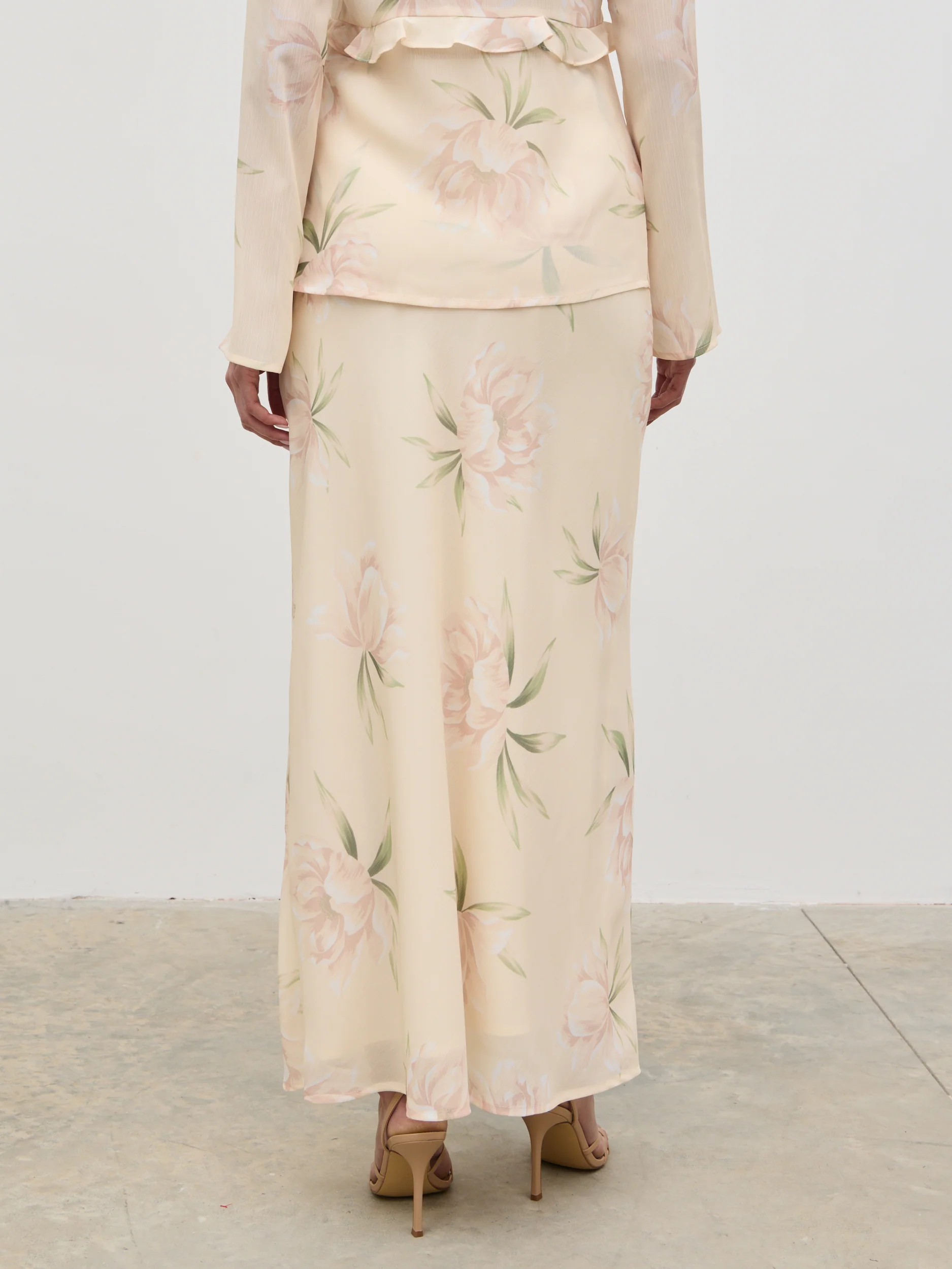 Leoni Maxi Skirt - Cream Floral - Image 5