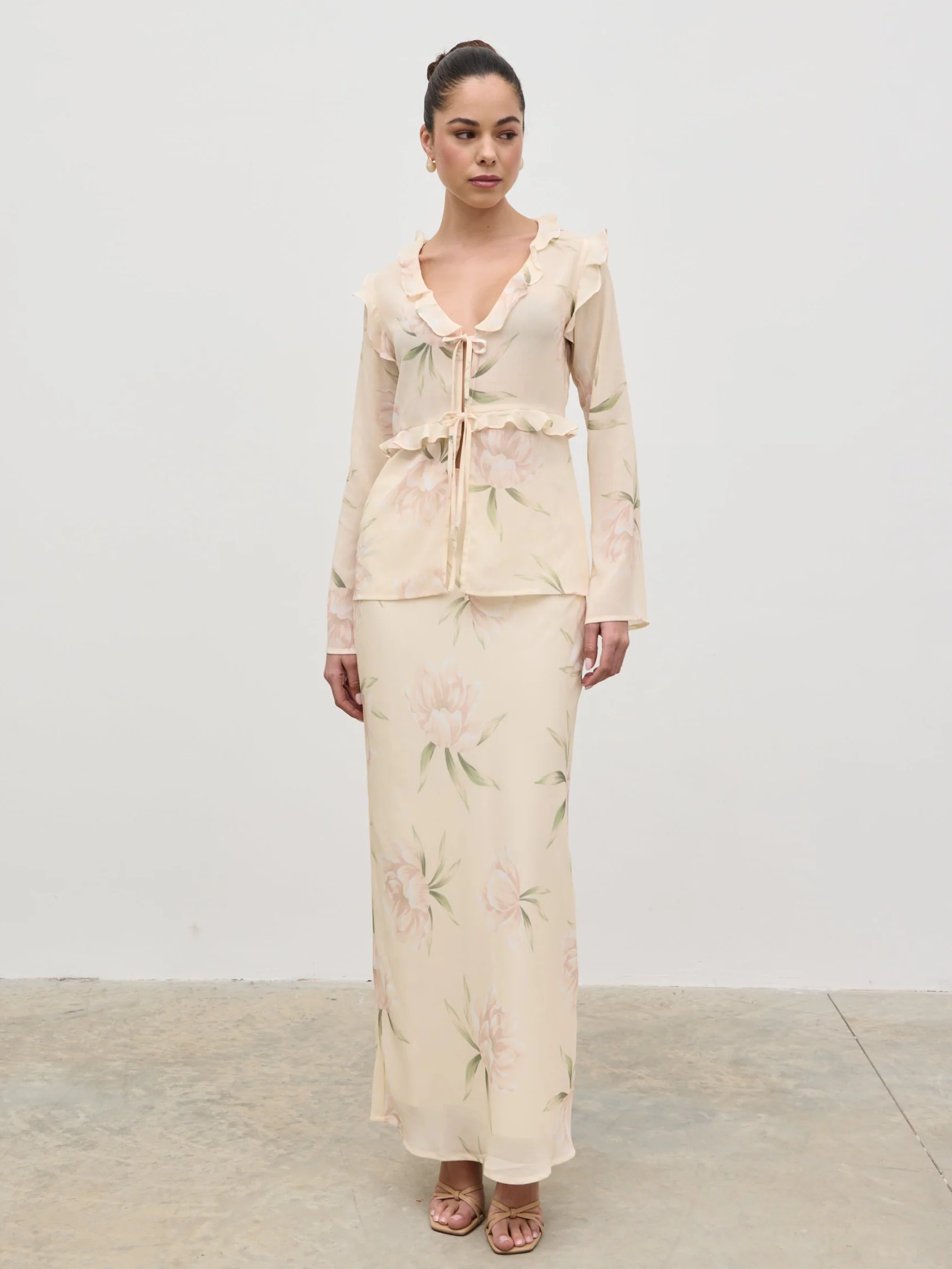 Leoni Ruffle Top - Cream Floral - Image 2