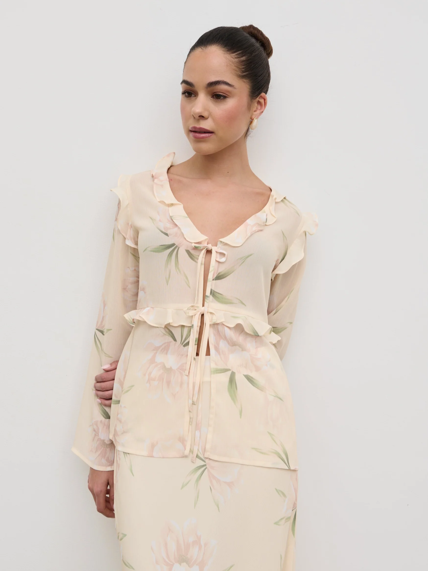 Leoni Ruffle Top - Cream Floral - Image 4