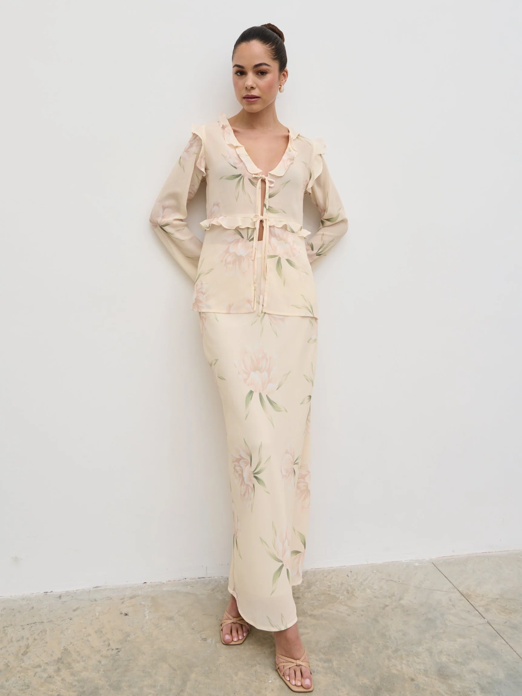 Leoni Ruffle Top - Cream Floral - Image 5