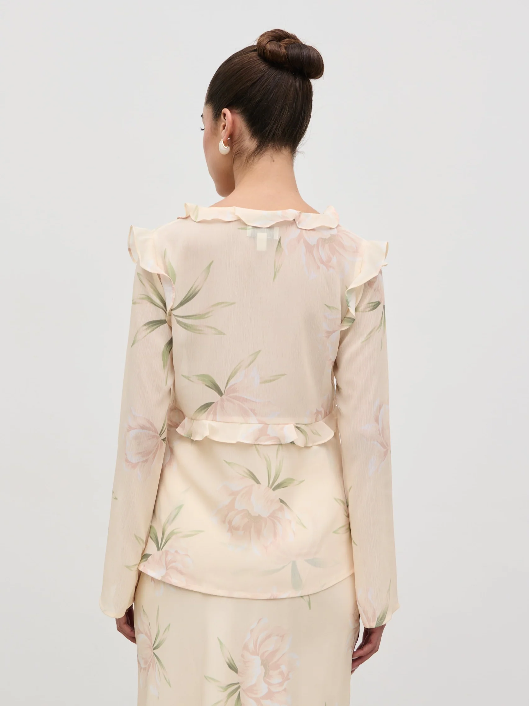 Leoni Ruffle Top - Cream Floral - Image 6