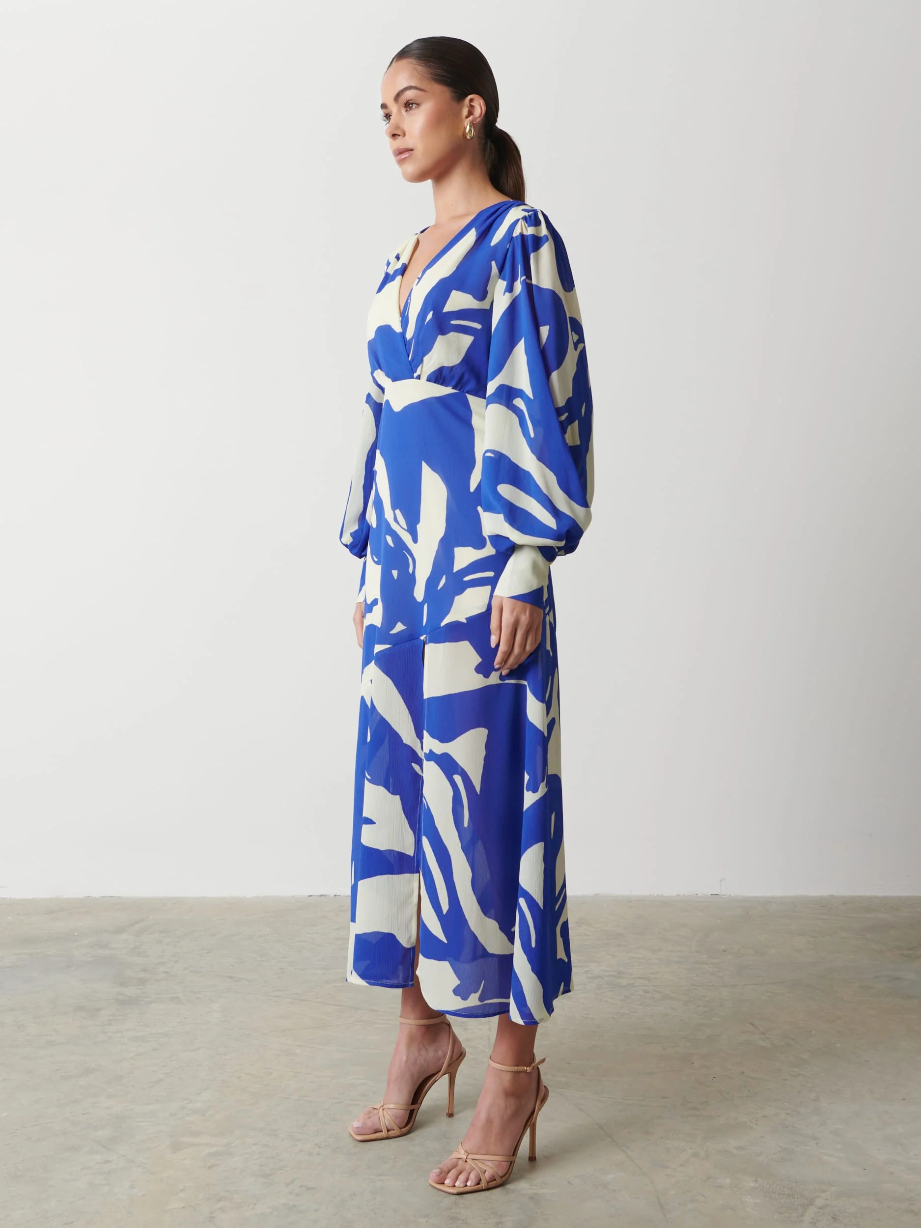 Lilianna Backless Balloon Sleeve Printed Dress - Blue Abstract - Image 5