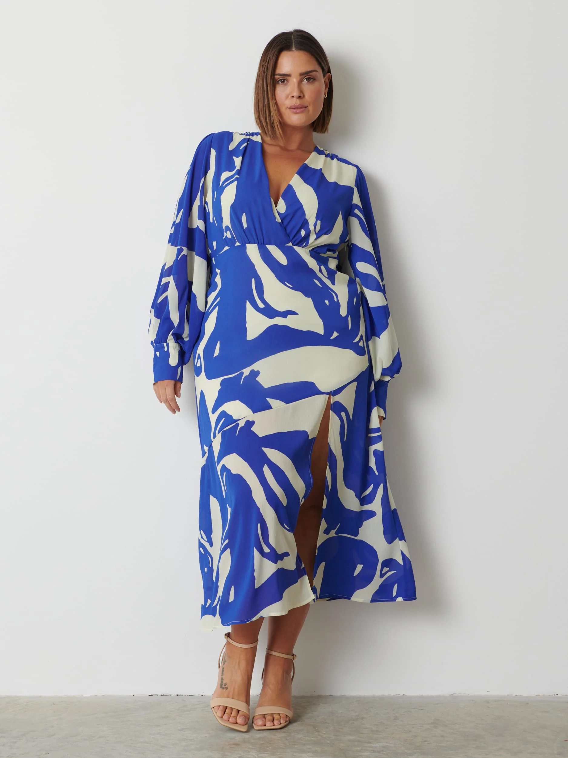 Lilianna Backless Balloon Sleeve Printed Dress - Blue Abstract - Image 6