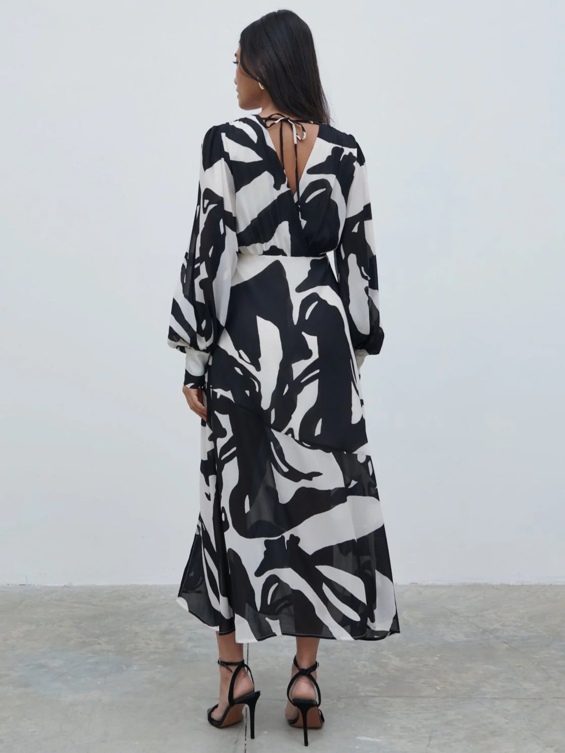Lilianna Balloon Sleeve Printed Dress - Monochrome Abstract - Image 4