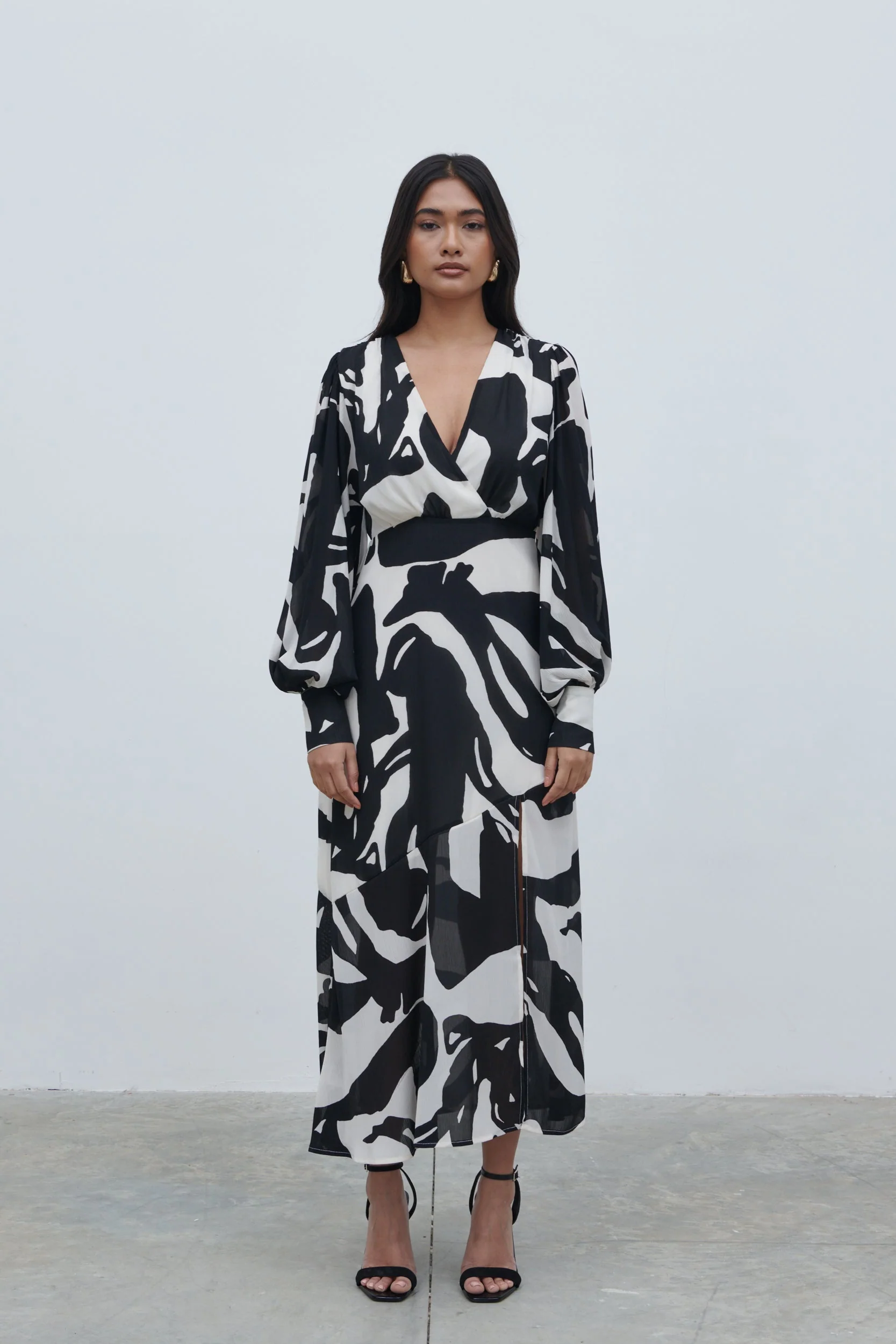 Lilianna Balloon Sleeve Printed Dress - Monochrome Abstract - Image 5
