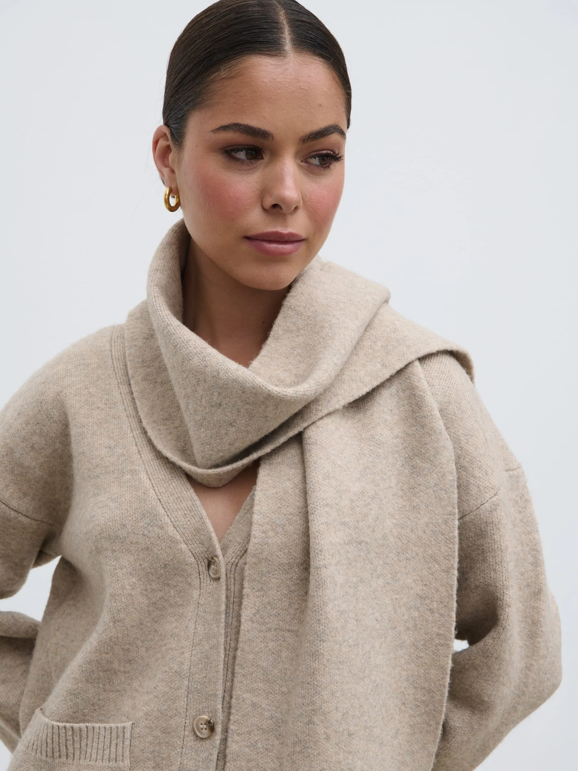 Murphy Cardigan Knit Scarf Set - Beige - Image 3
