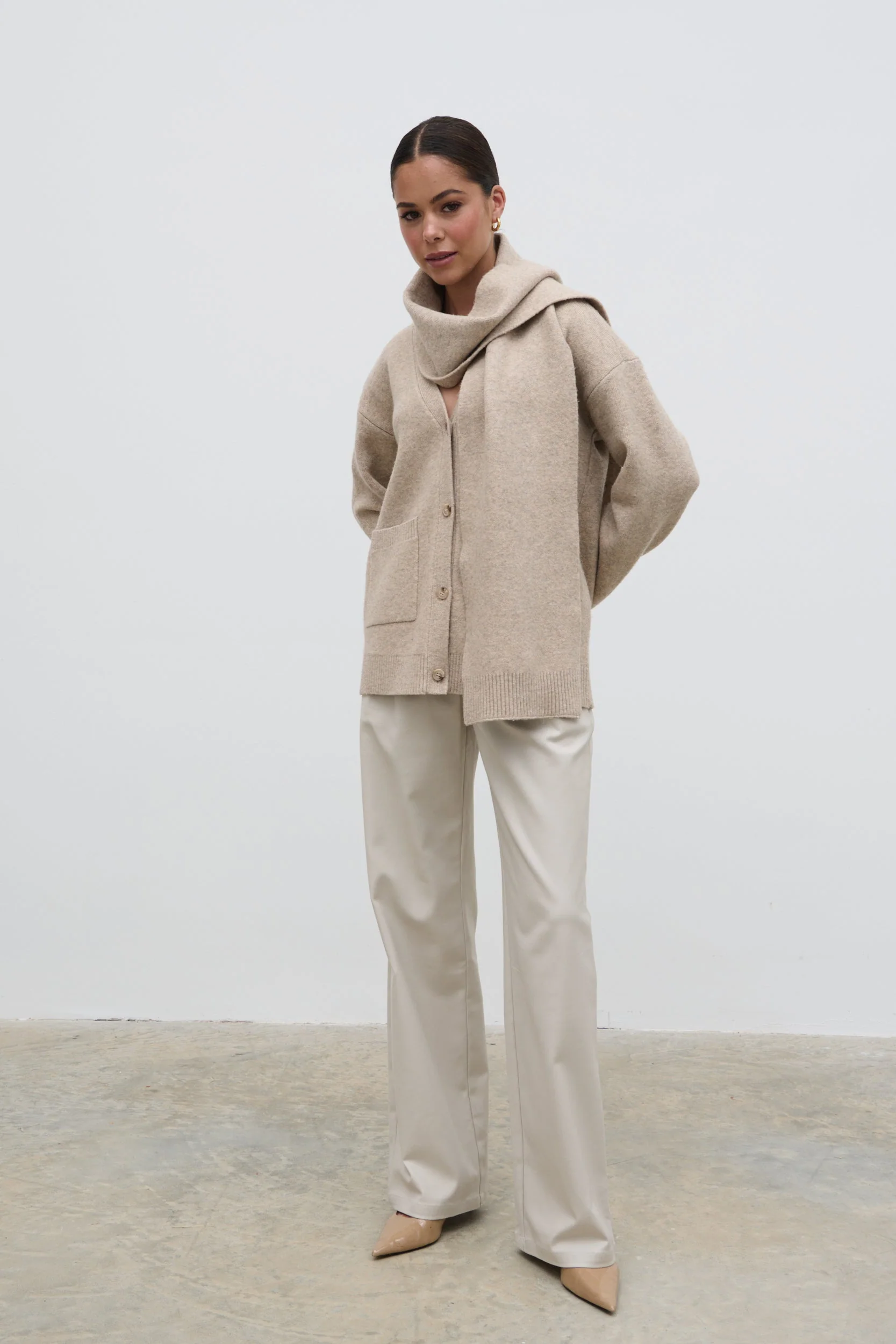Murphy Cardigan Knit Scarf Set - Beige - Image 5