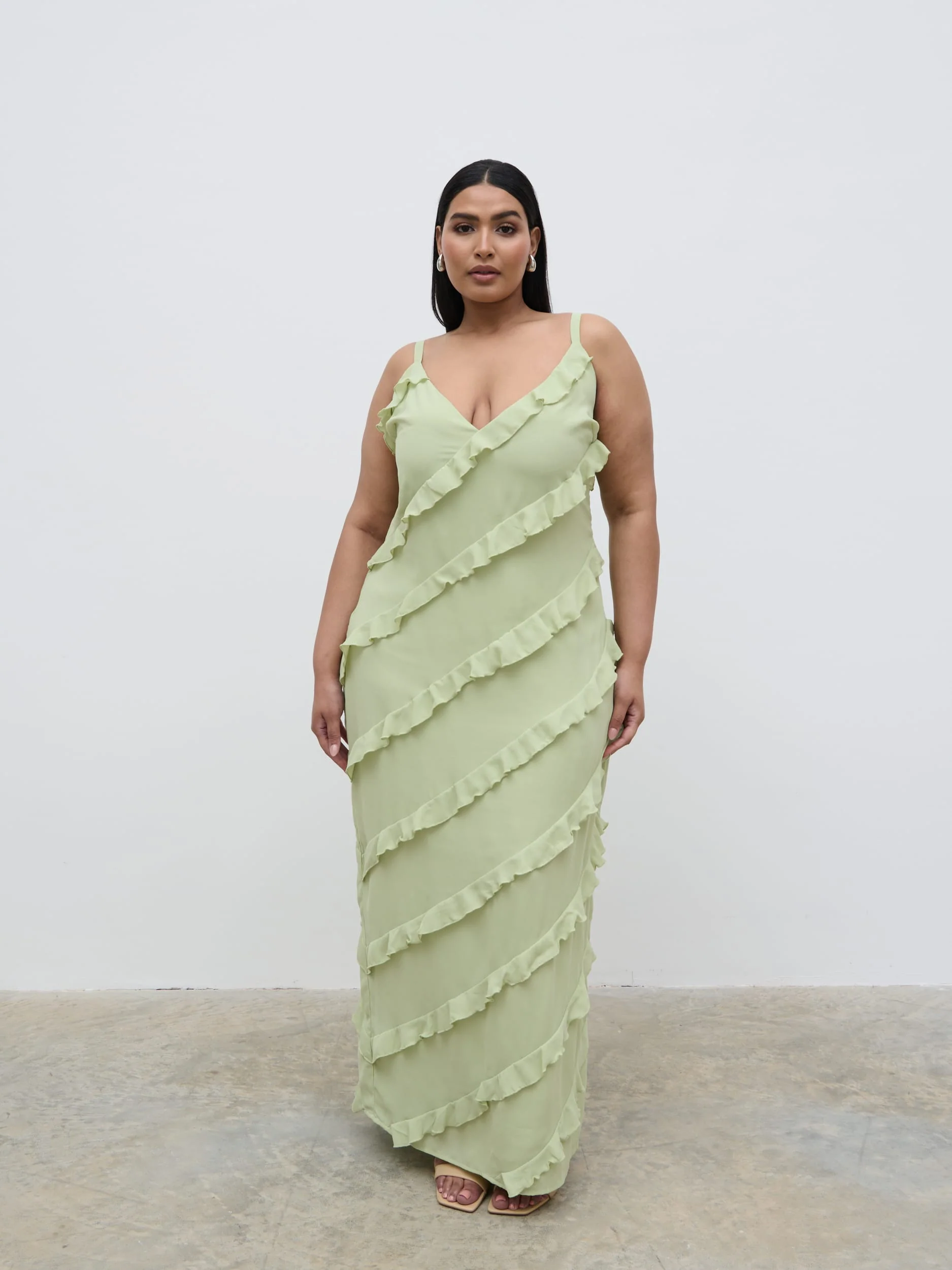 Nadine Ruffle Maxi Dress Curve - Pistachio - Image 4