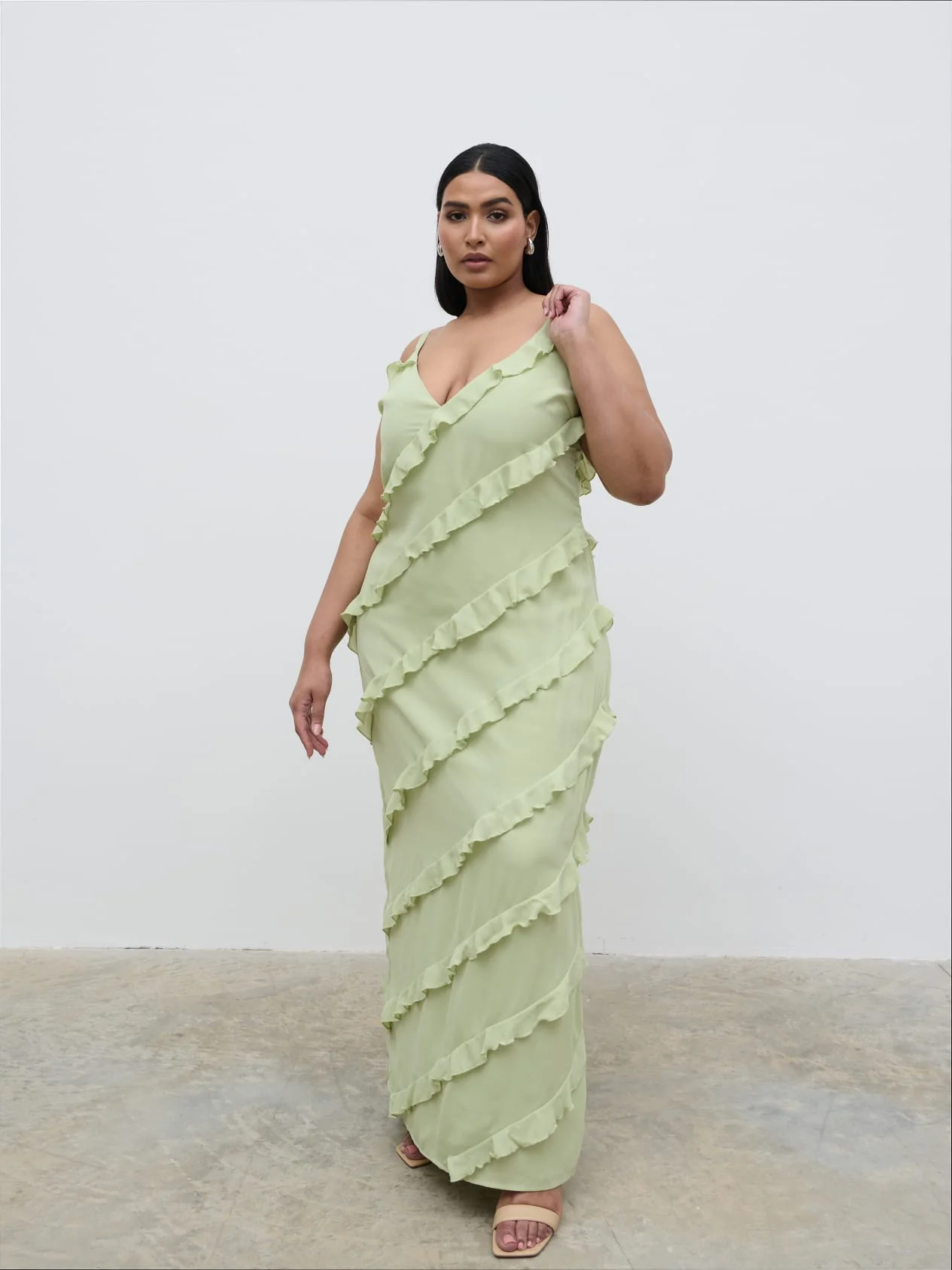 Nadine Ruffle Maxi Dress Curve - Pistachio - Image 5