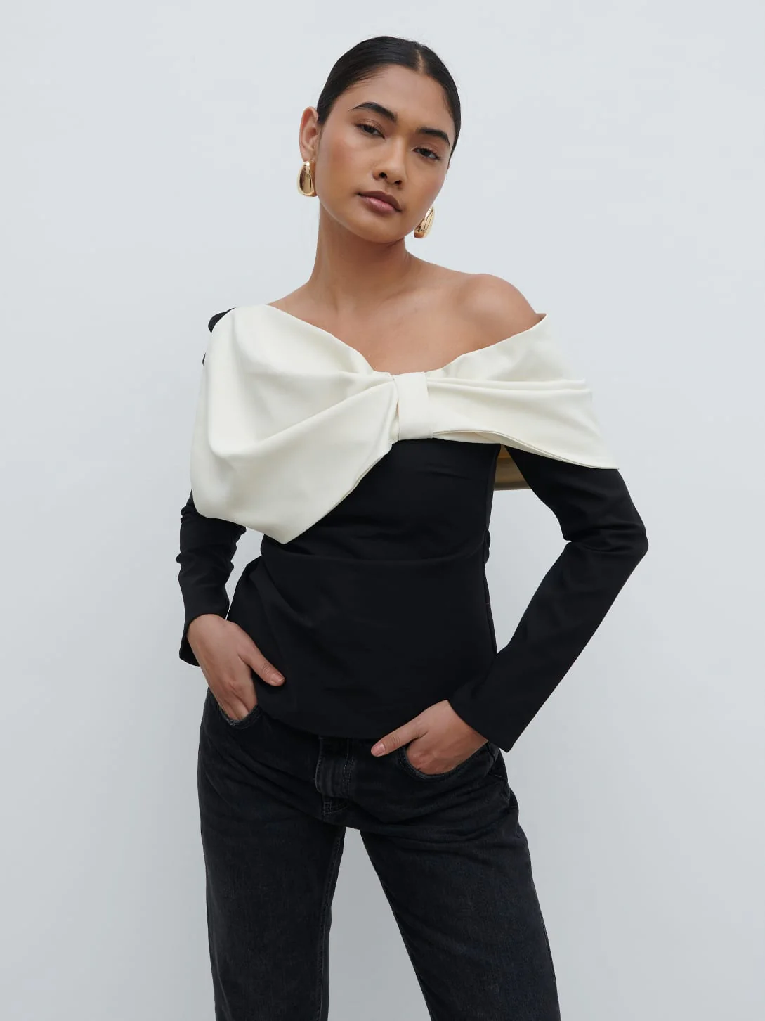 Naomi Exaggerated Bow Top - Black and Cream - Image 2