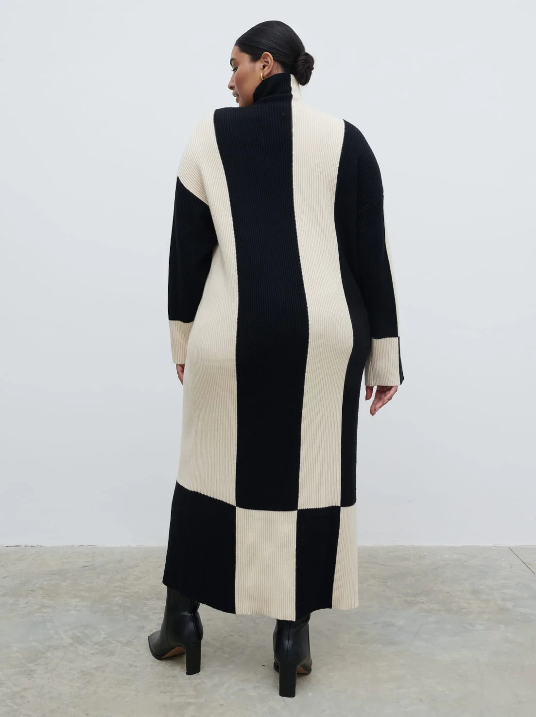 Nayah High Funnel Neck Knit Dress Curve - Stripe - Image 3
