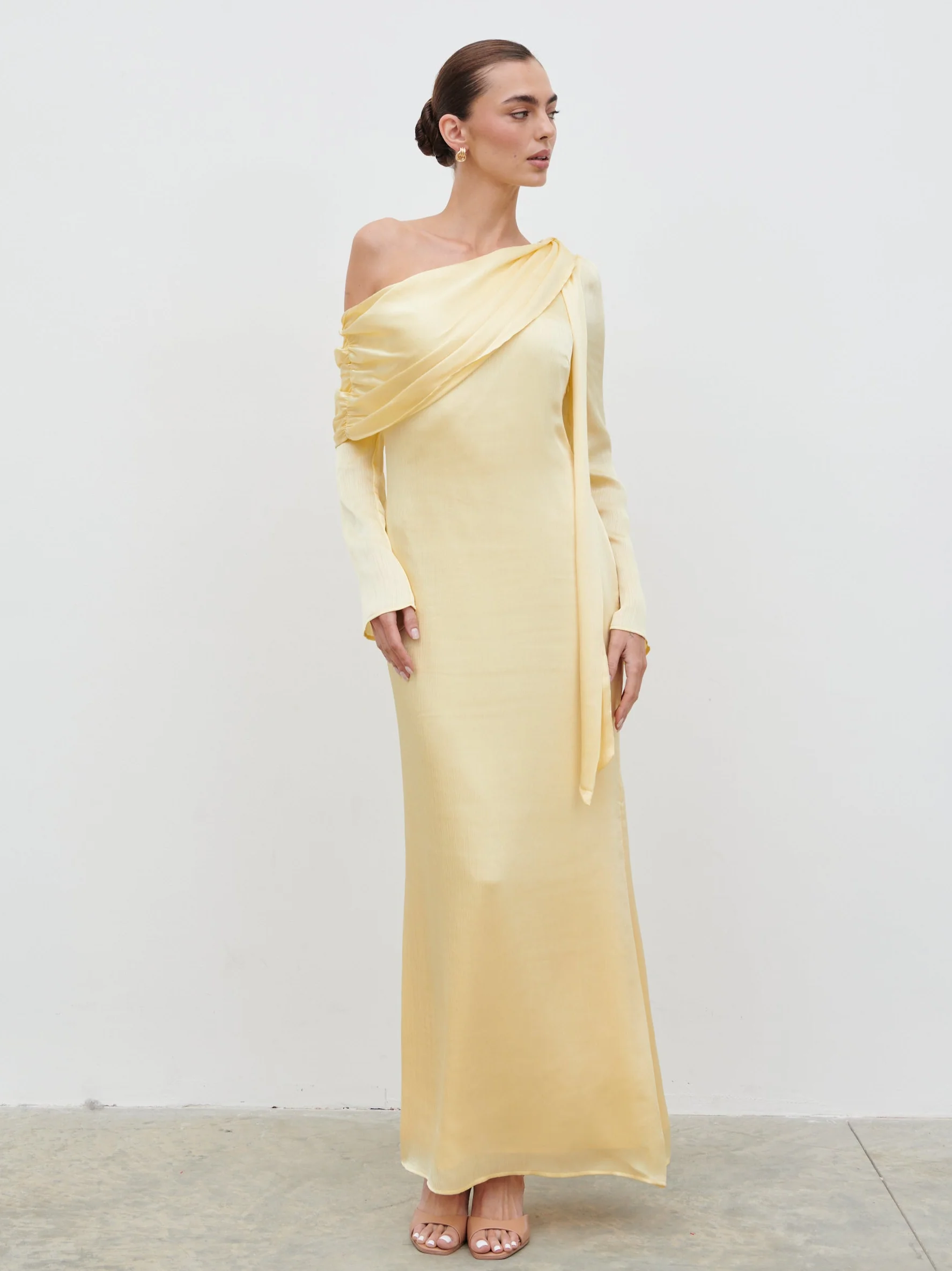 Neomie One Shoulder Tie Chiffon Maxi Dress - Lemon - Image 4