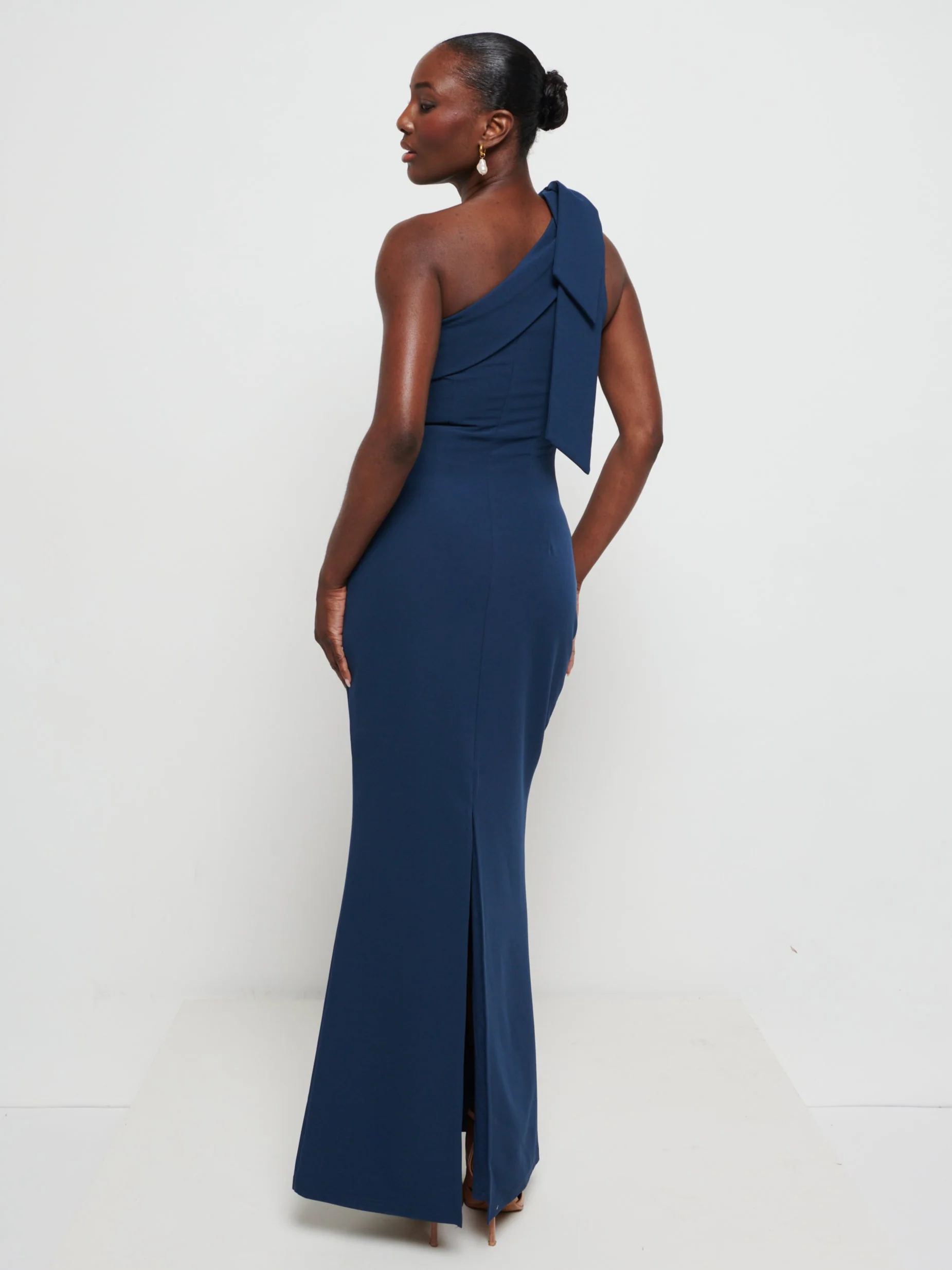 Nevaeh One Shoulder Crepe Maxi Bridesmaid Dress - Navy - Image 5