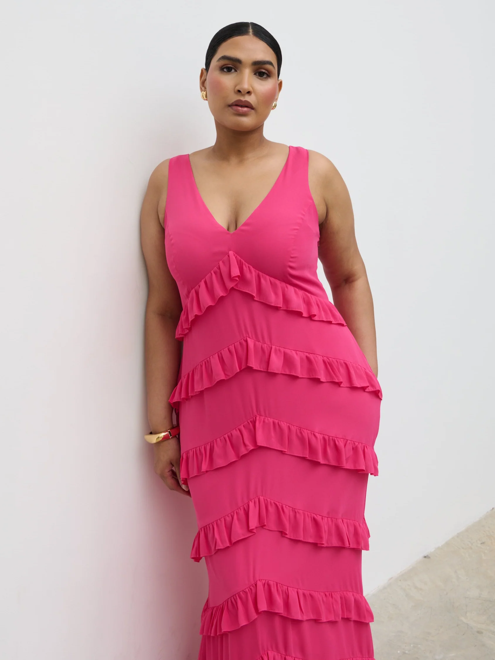 Piper Ruffle Maxi Dress Curve - Fuchsia - Image 2