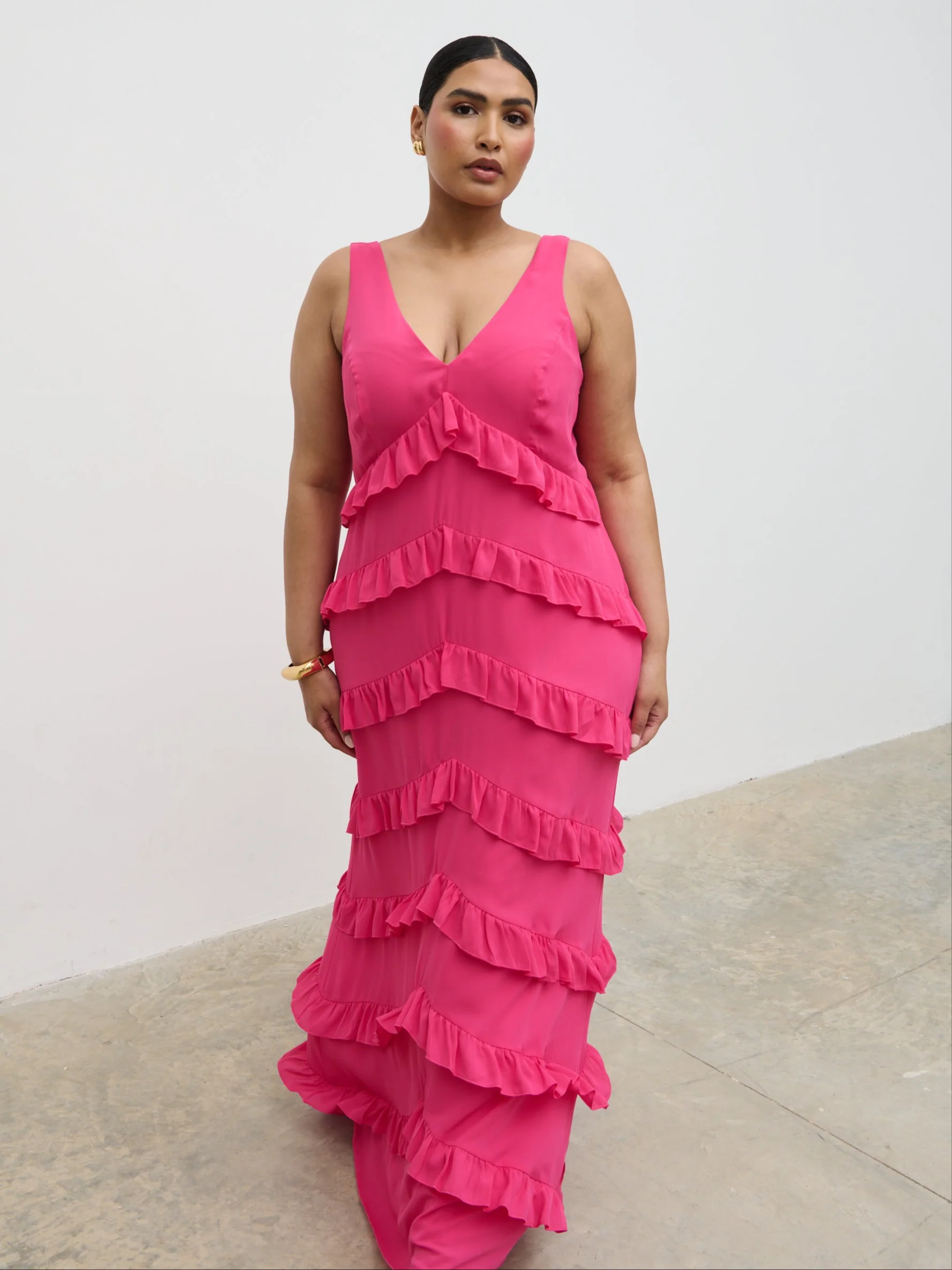 Piper Ruffle Maxi Dress Curve - Fuchsia - Image 4