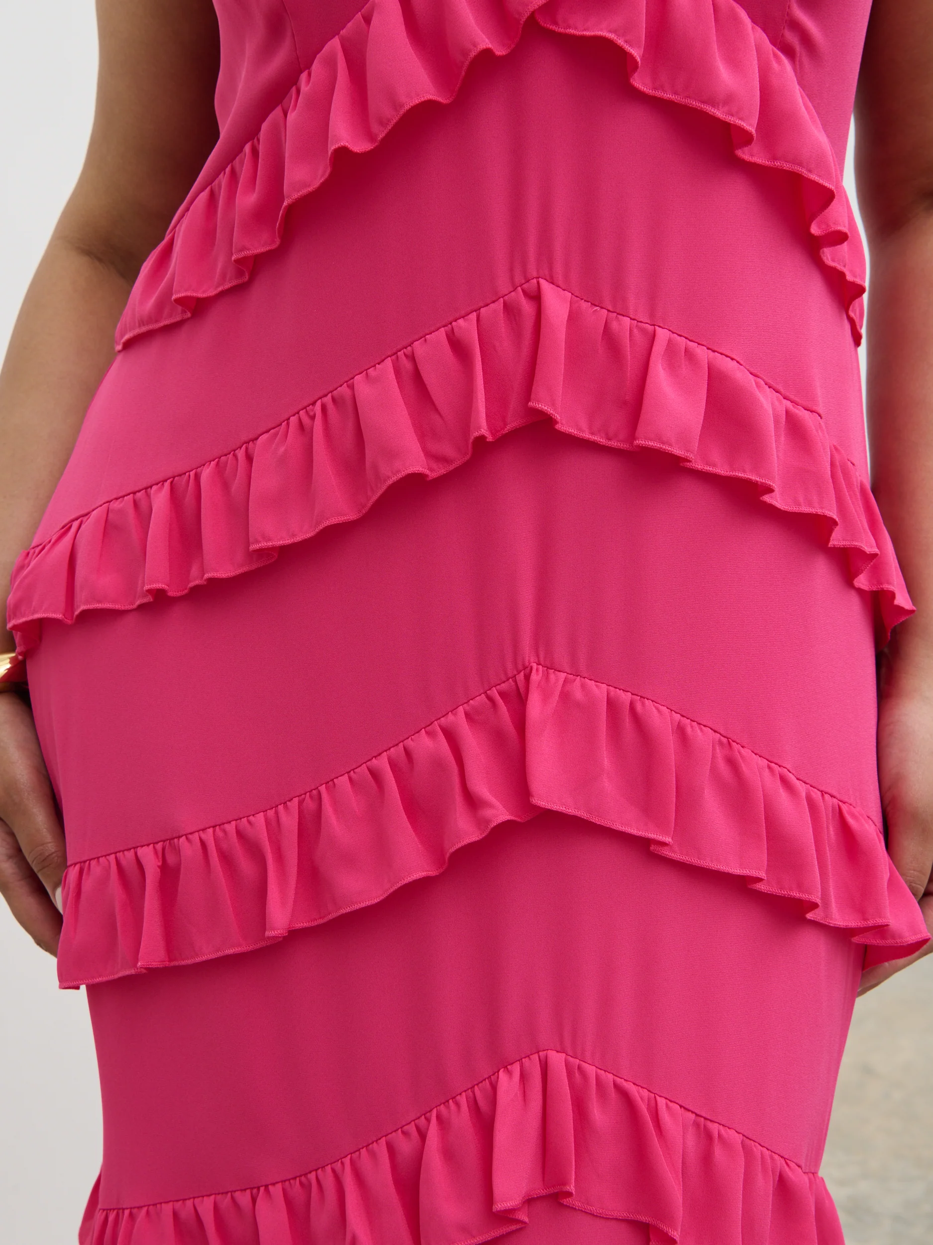Piper Ruffle Maxi Dress Curve - Fuchsia - Image 5