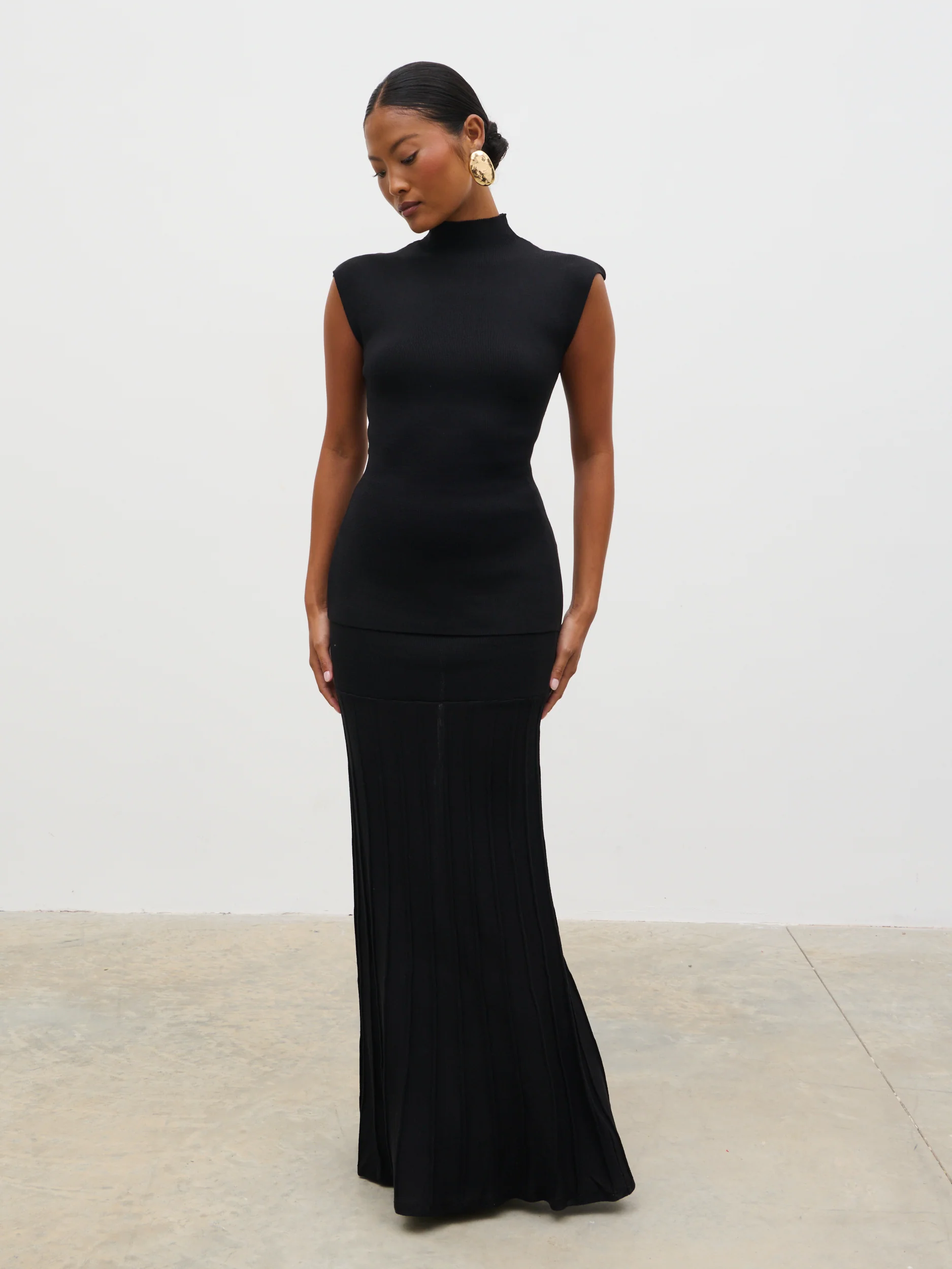 Reagan Pleated Knit Maxi Skirt - Black - Image 3