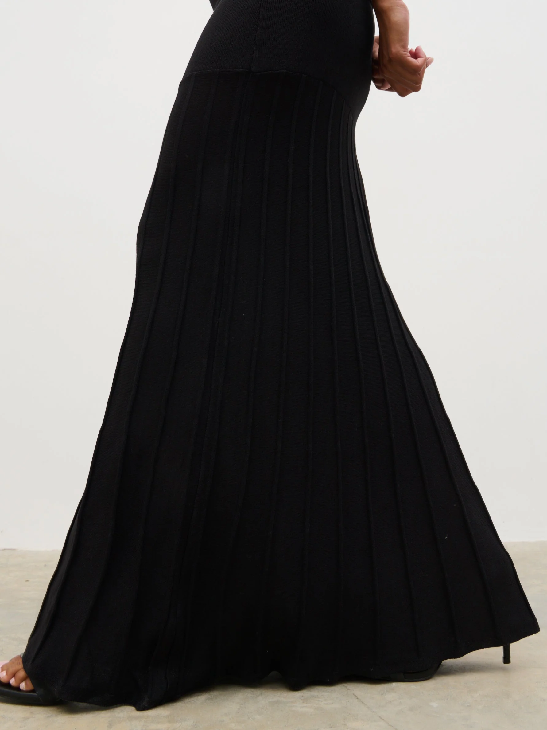 Reagan Pleated Knit Maxi Skirt - Black - Image 4