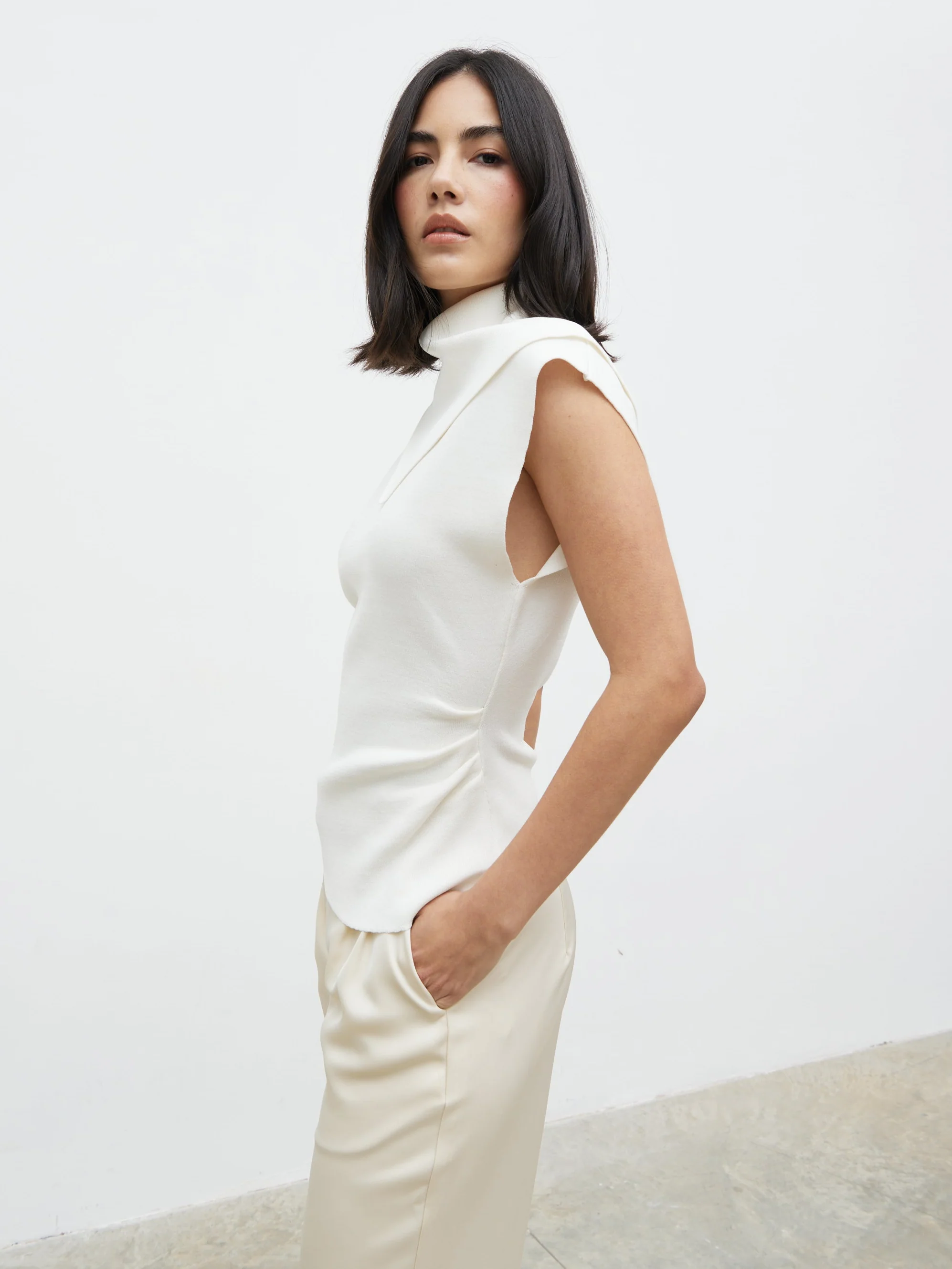 Saturn Contrast Neck Detail Knit Top - Cream - Image 5