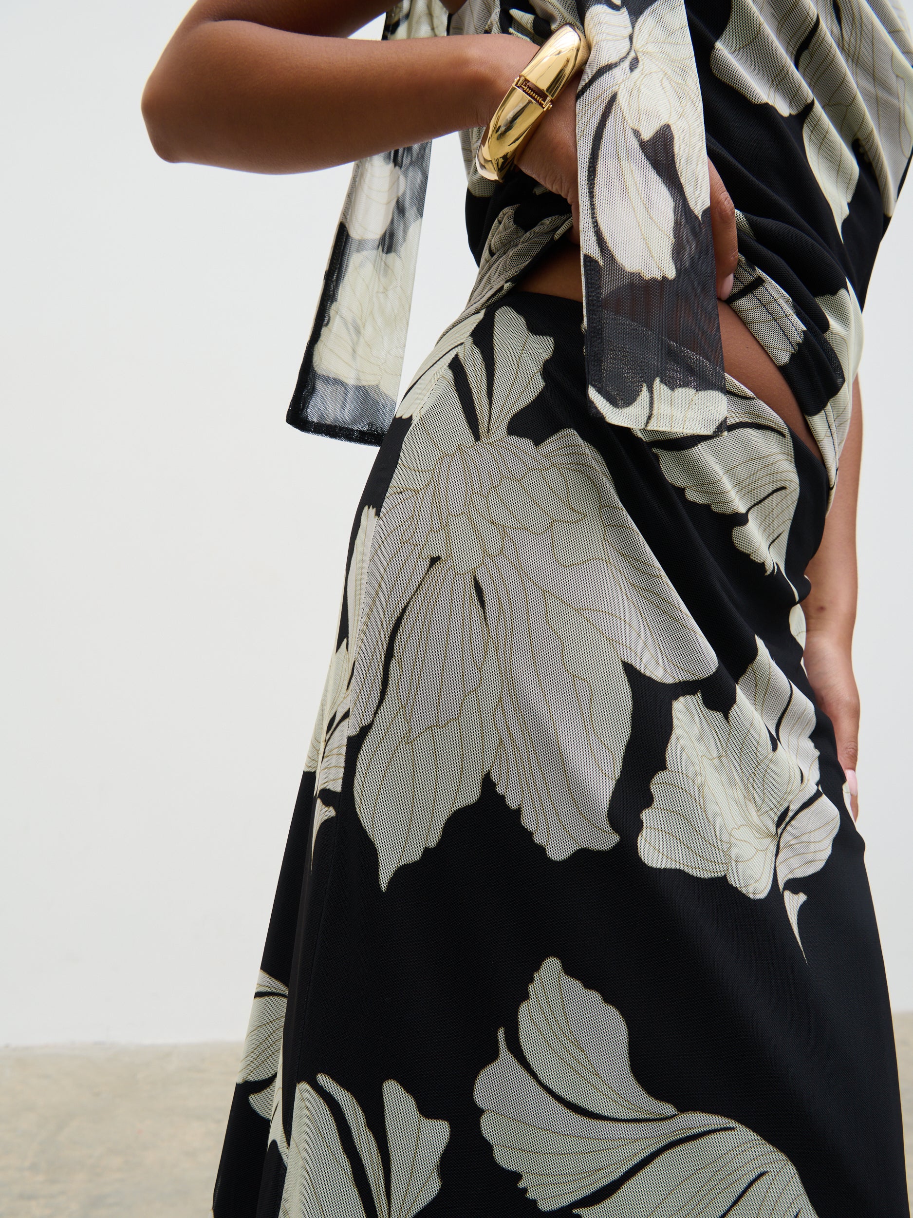 Shea Jersey Maxi Skirt - Monochrome Floral - Image 3