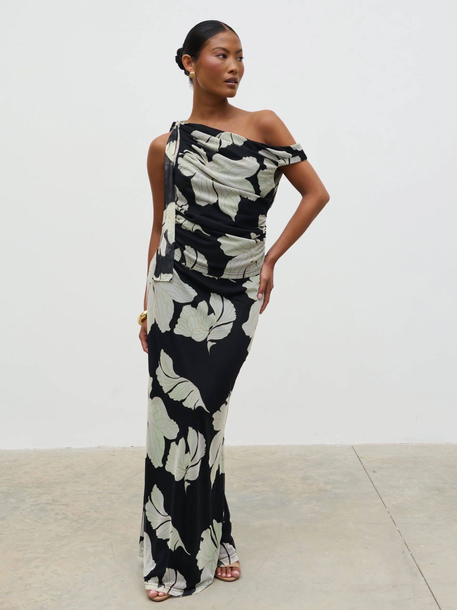 Shea Jersey Maxi Skirt - Monochrome Floral - Image 4
