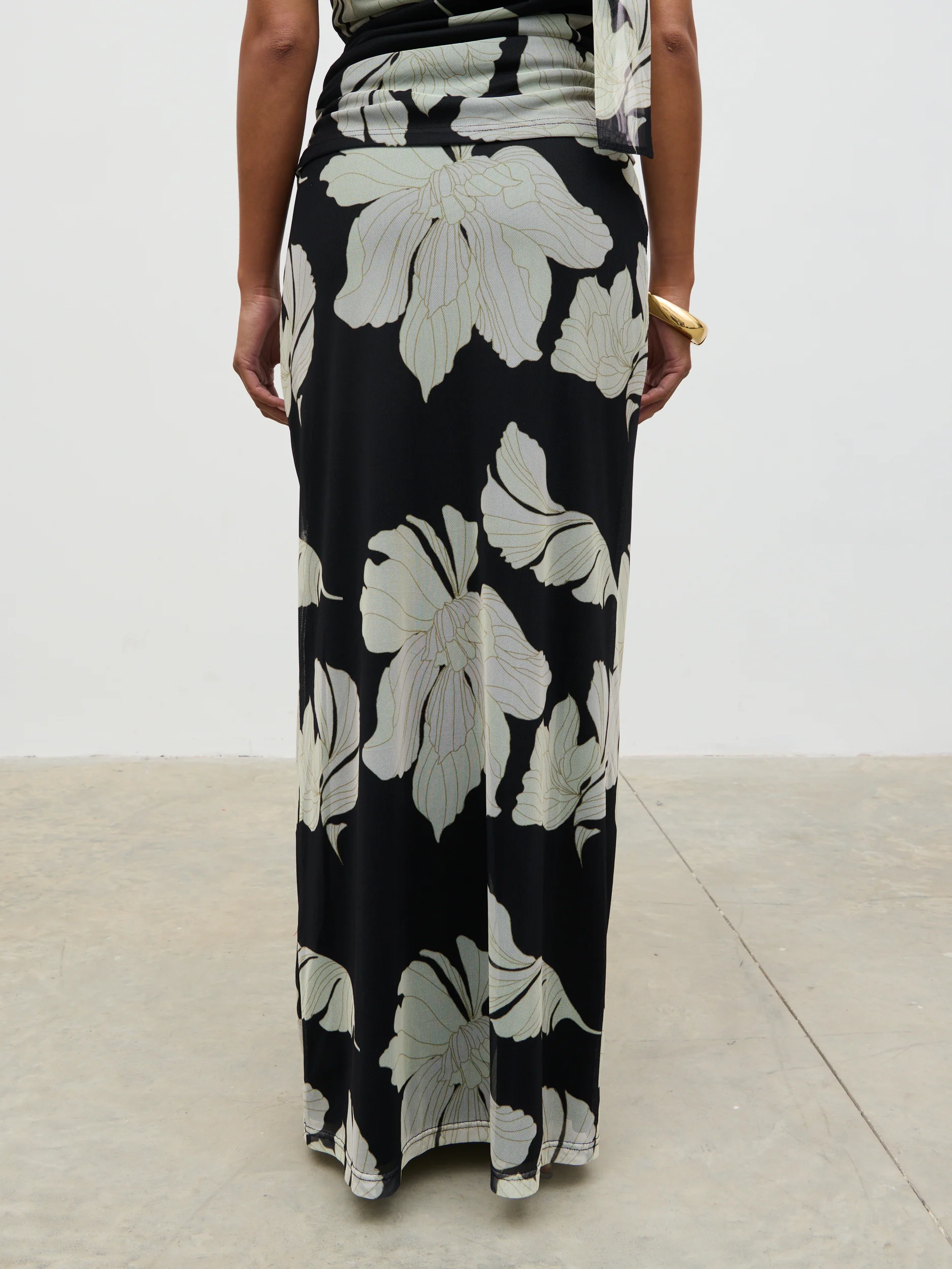 Shea Jersey Maxi Skirt - Monochrome Floral - Image 6