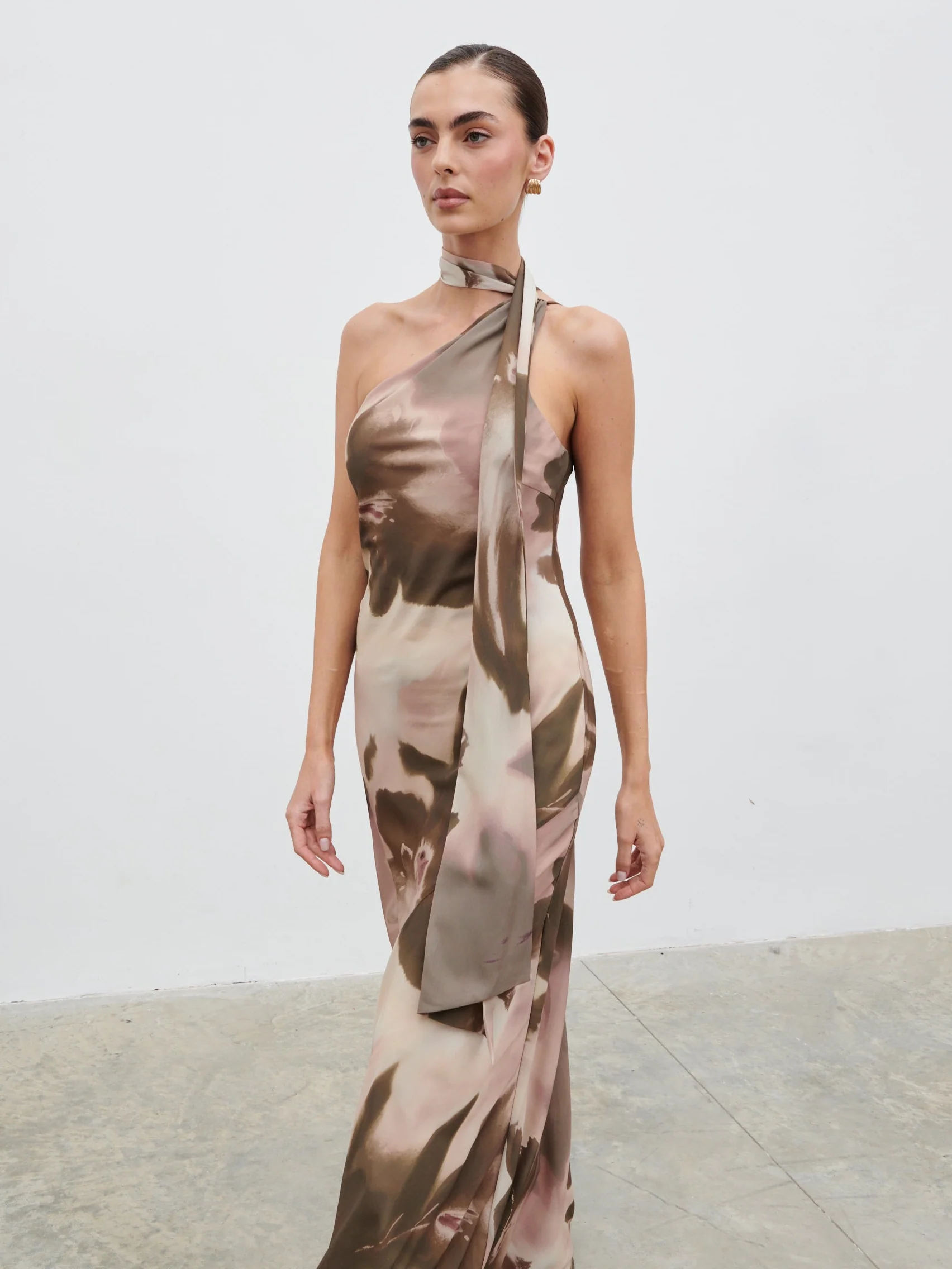 Sheree One Shoulder Chiffon Maxi Dress - Neutral Watercolour Floral - Image 5