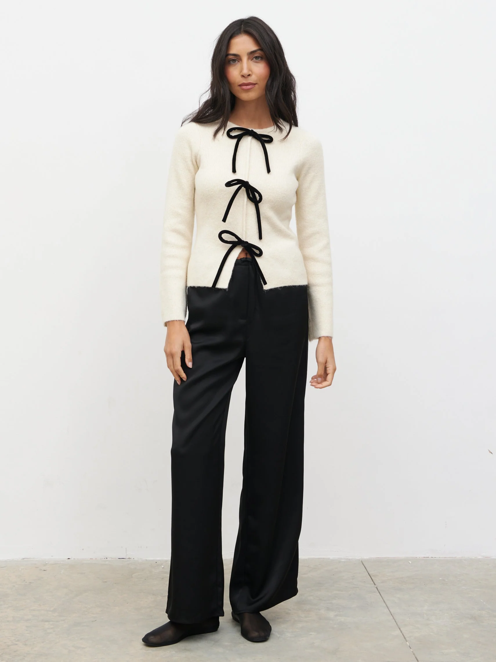 Sophia Bow Tie Front Knit Top - Cream and Black - Image 5