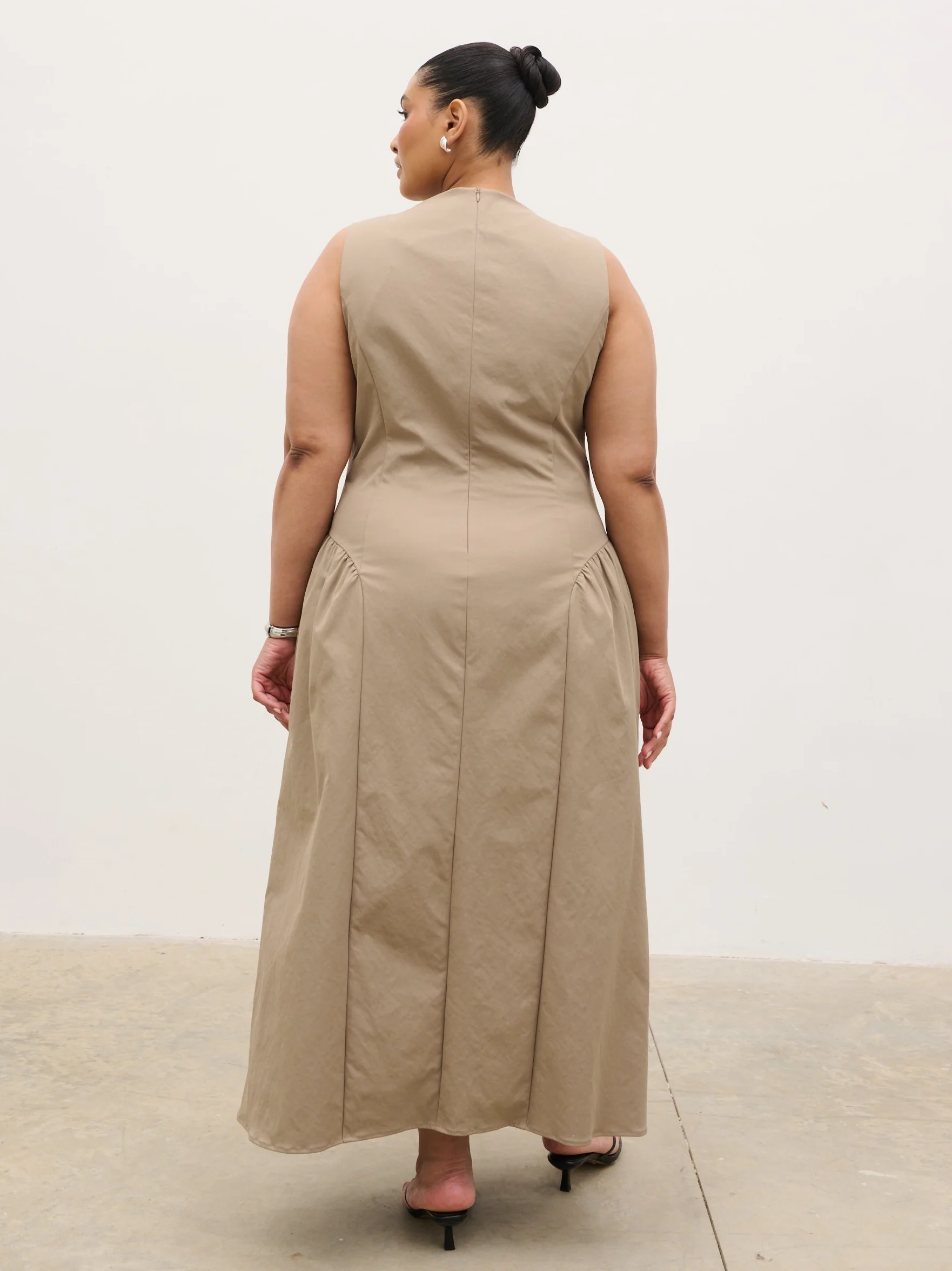 Sylvie Slash Neck Midaxi Dress Curve - Taupe - Image 3